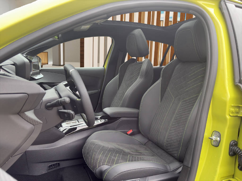 PEUGEOT 208 1.2 Hybrid 145 GT-image-8