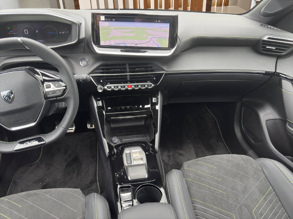 PEUGEOT 208 1.2 Hybrid 145 GT-image-11