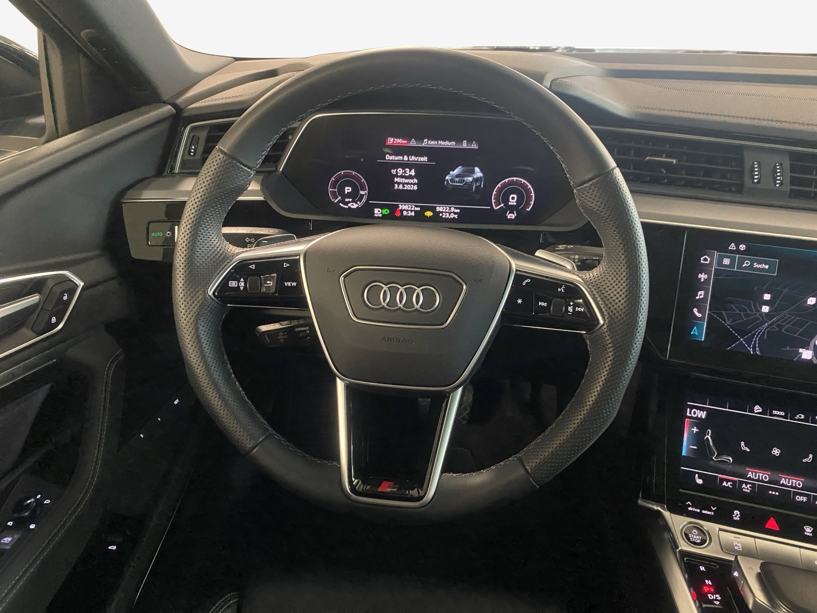 AUDI e-tron 55 Sportback S Line Black Edition quattro-image-10