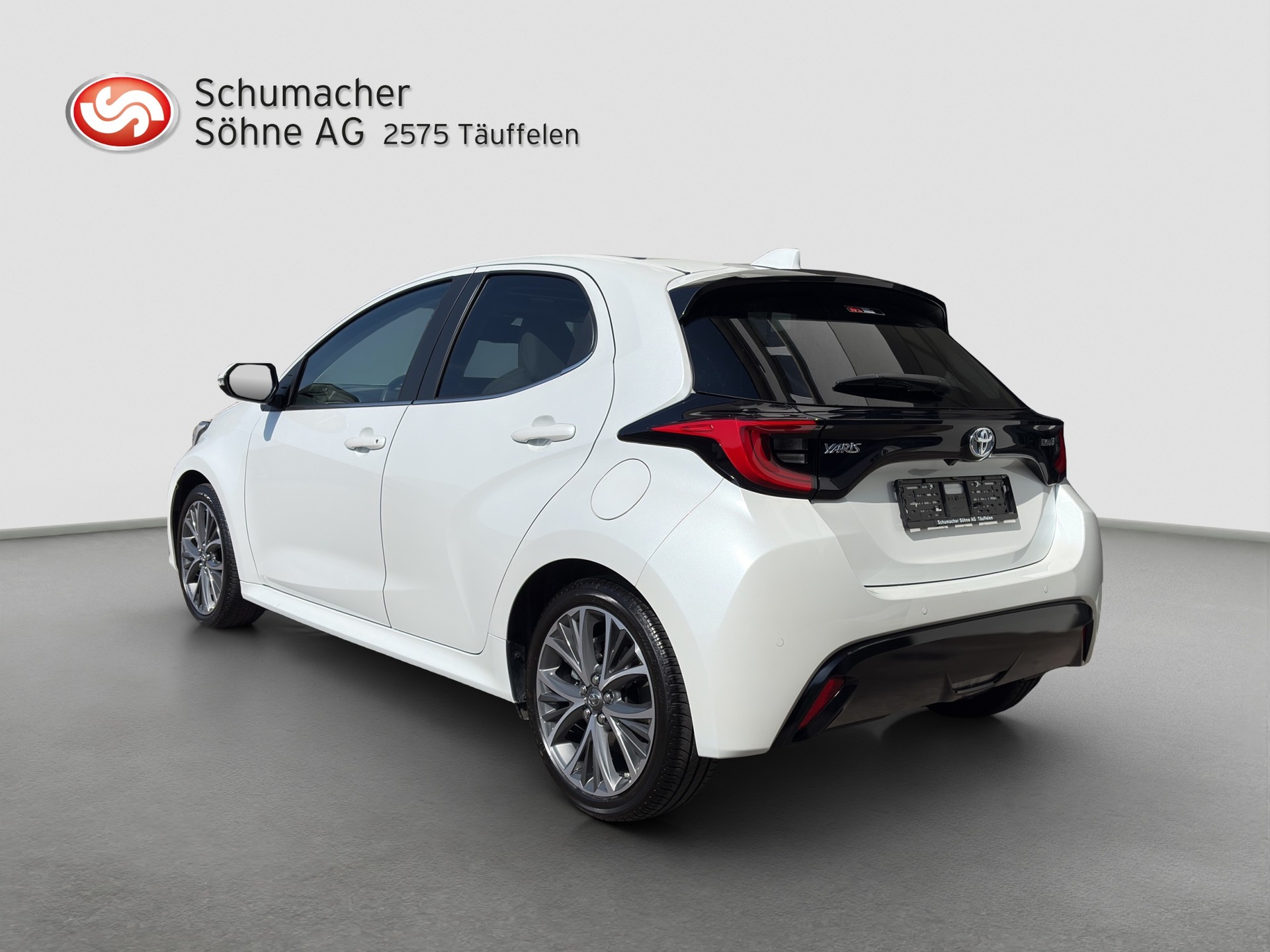 TOYOTA Yaris 1.5 Premium e-CVT-showroom-element-3