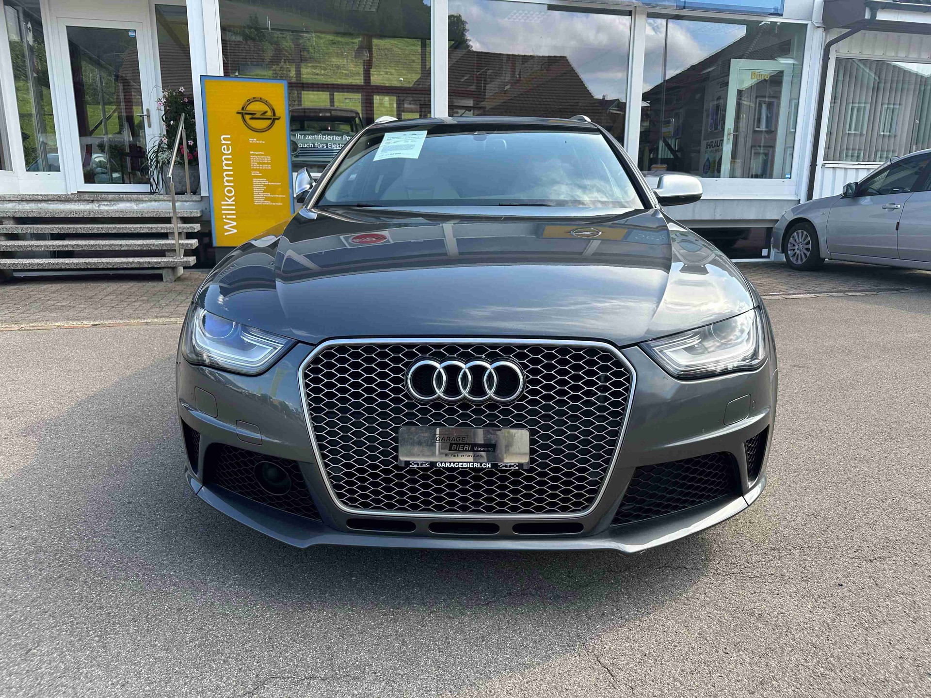 AUDI RS4 Avant 4.2 V8 FSI quattro S-Tronic