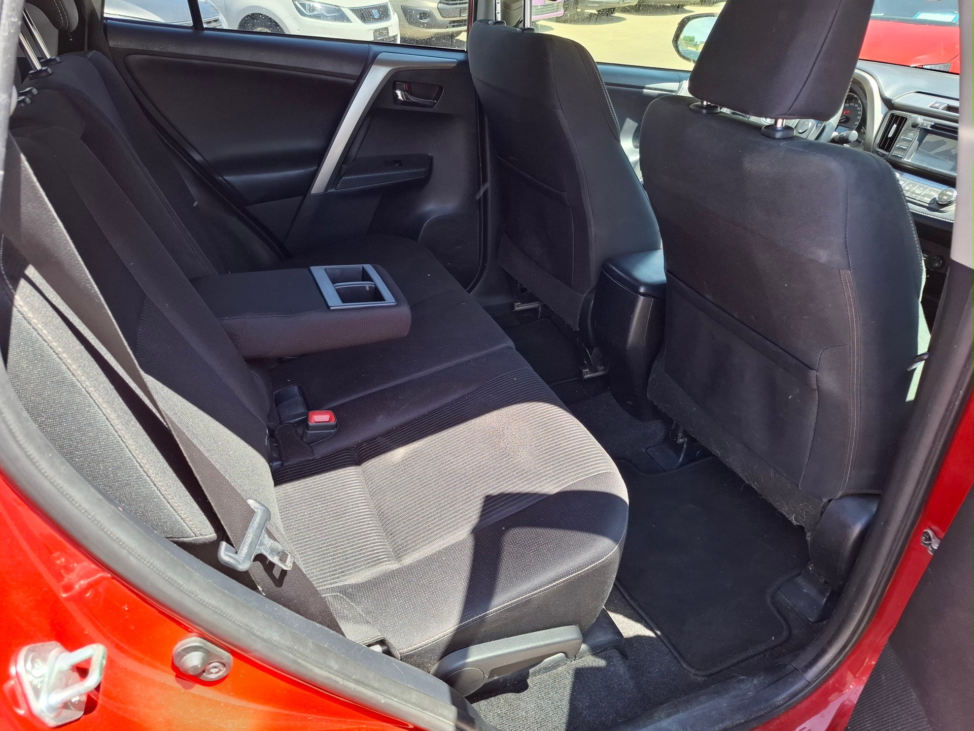 TOYOTA RAV-4 2.2D-CAT Sol Premium AT-image-8