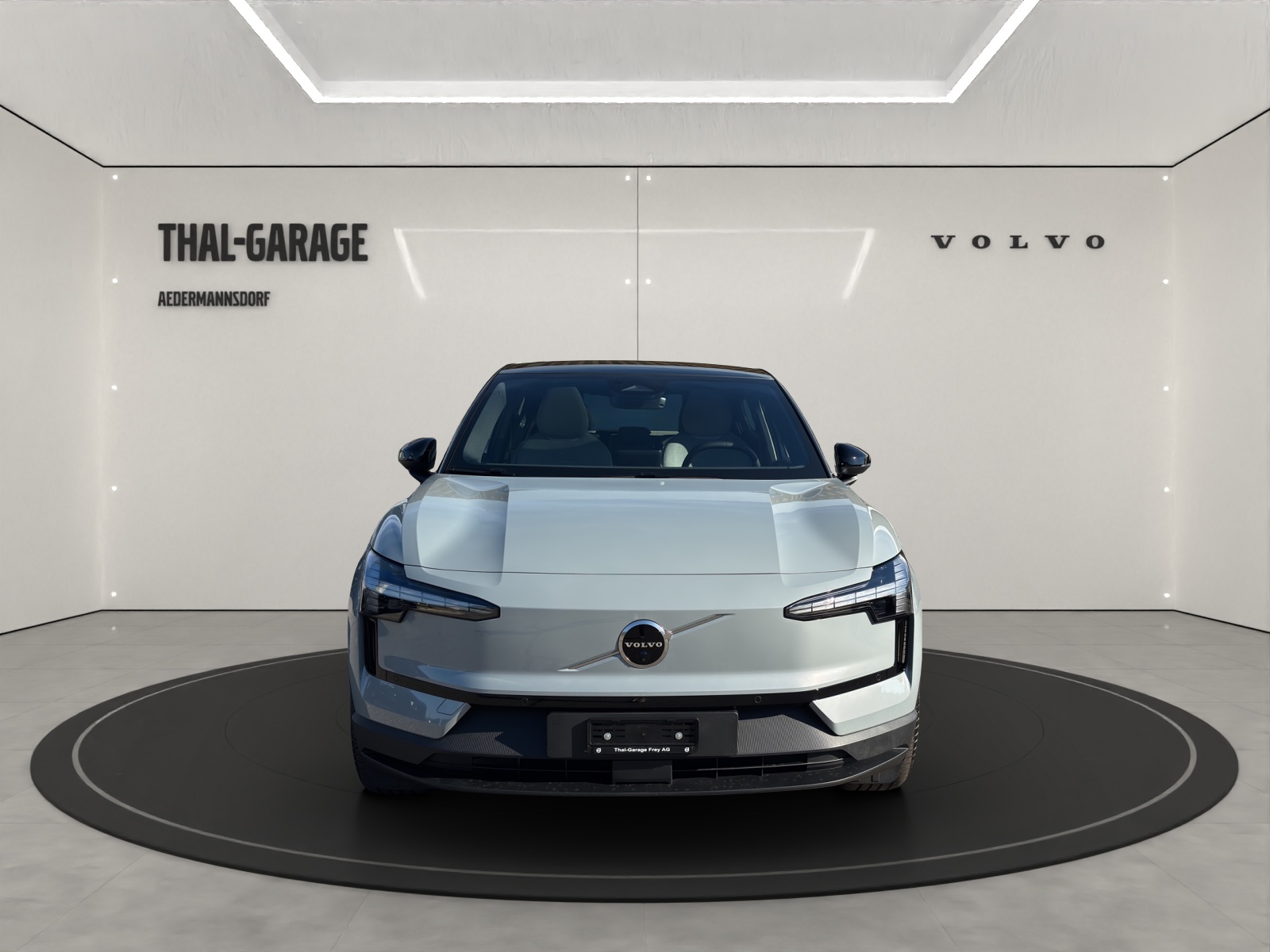 VOLVO EX30 E60 Ultra-showroom-element-3