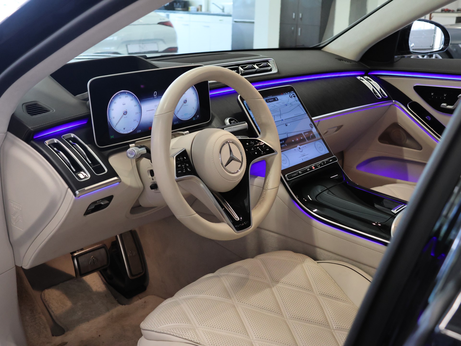 MERCEDES-BENZ S 580 4Matic Maybach Business Class 9G-Tronic *Massagesitze* *Burmester* *Panoramadach*-image-14