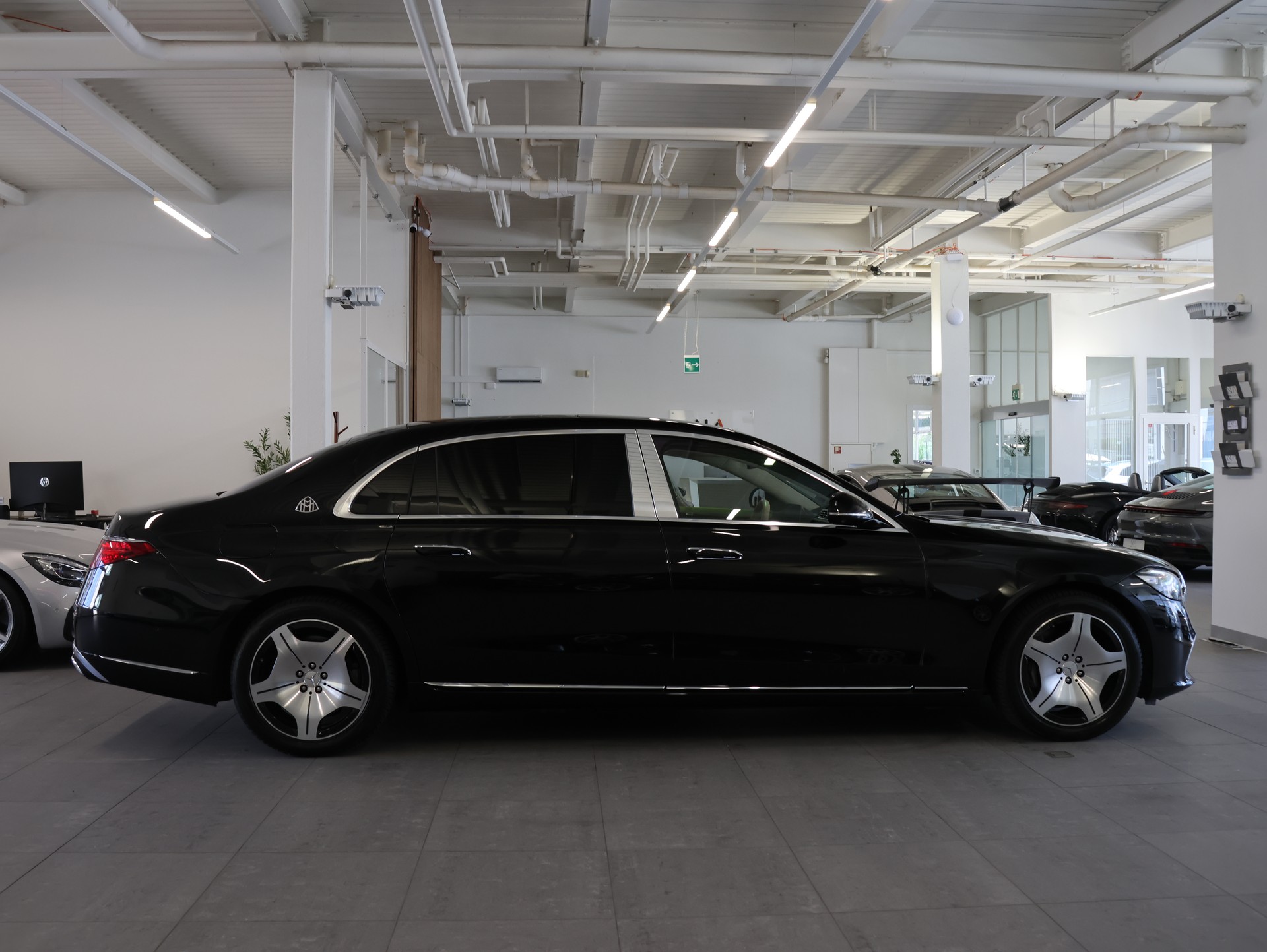 MERCEDES-BENZ S 580 4Matic Maybach Business Class 9G-Tronic *Massagesitze* *Burmester* *Panoramadach*-image-6