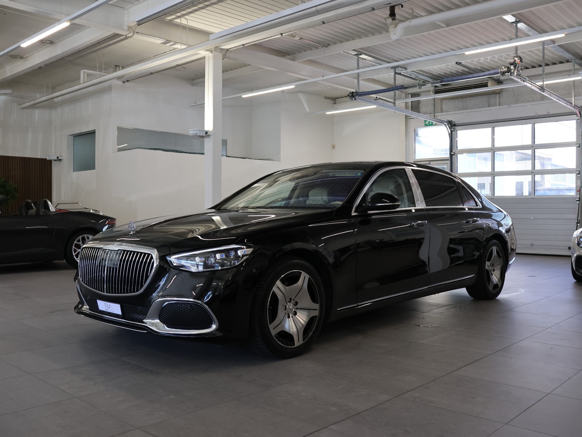 MERCEDES-BENZ S 580 4Matic Maybach Business Class 9G-Tronic *Massagesitze* *Burmester* *Panoramadach*-showroom-element-3