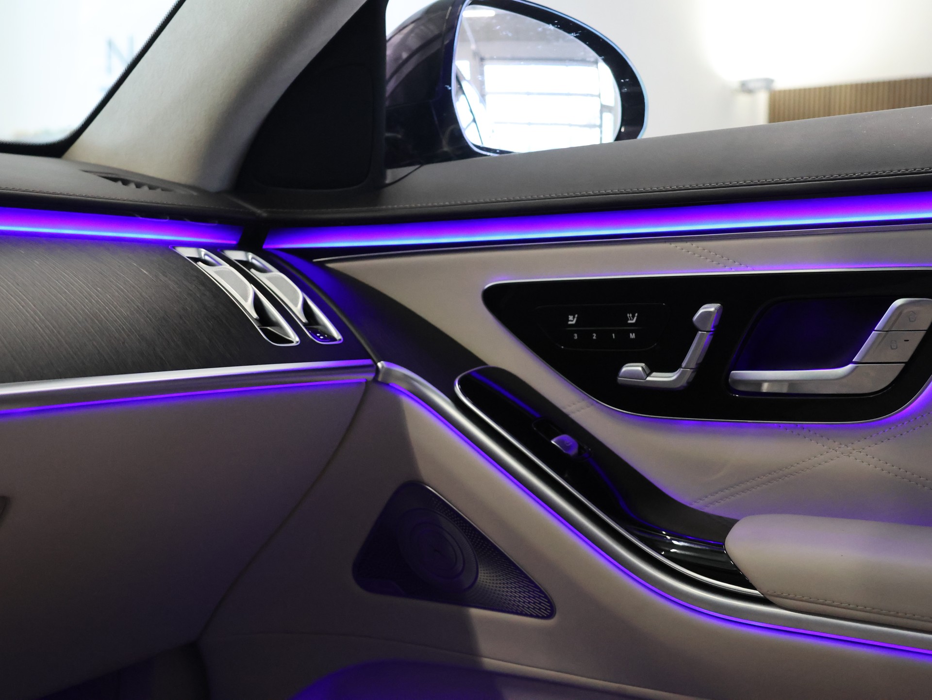MERCEDES-BENZ S 580 4Matic Maybach Business Class 9G-Tronic *Massagesitze* *Burmester* *Panoramadach*-image-17