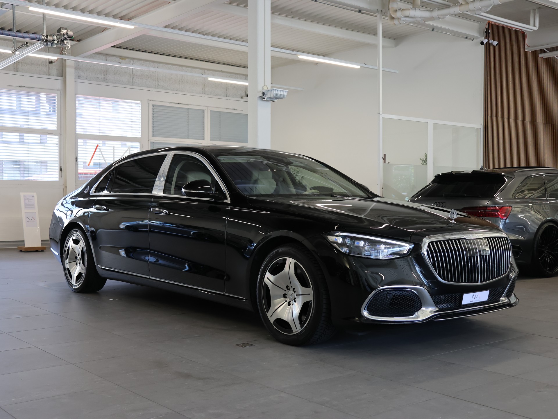 MERCEDES-BENZ S 580 4Matic Maybach Business Class 9G-Tronic *Massagesitze* *Burmester* *Panoramadach*-showroom-element-1