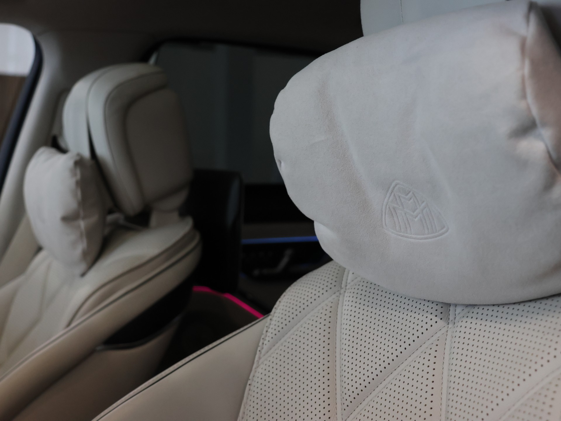 MERCEDES-BENZ S 580 4Matic Maybach Business Class 9G-Tronic *Massagesitze* *Burmester* *Panoramadach*-image-13