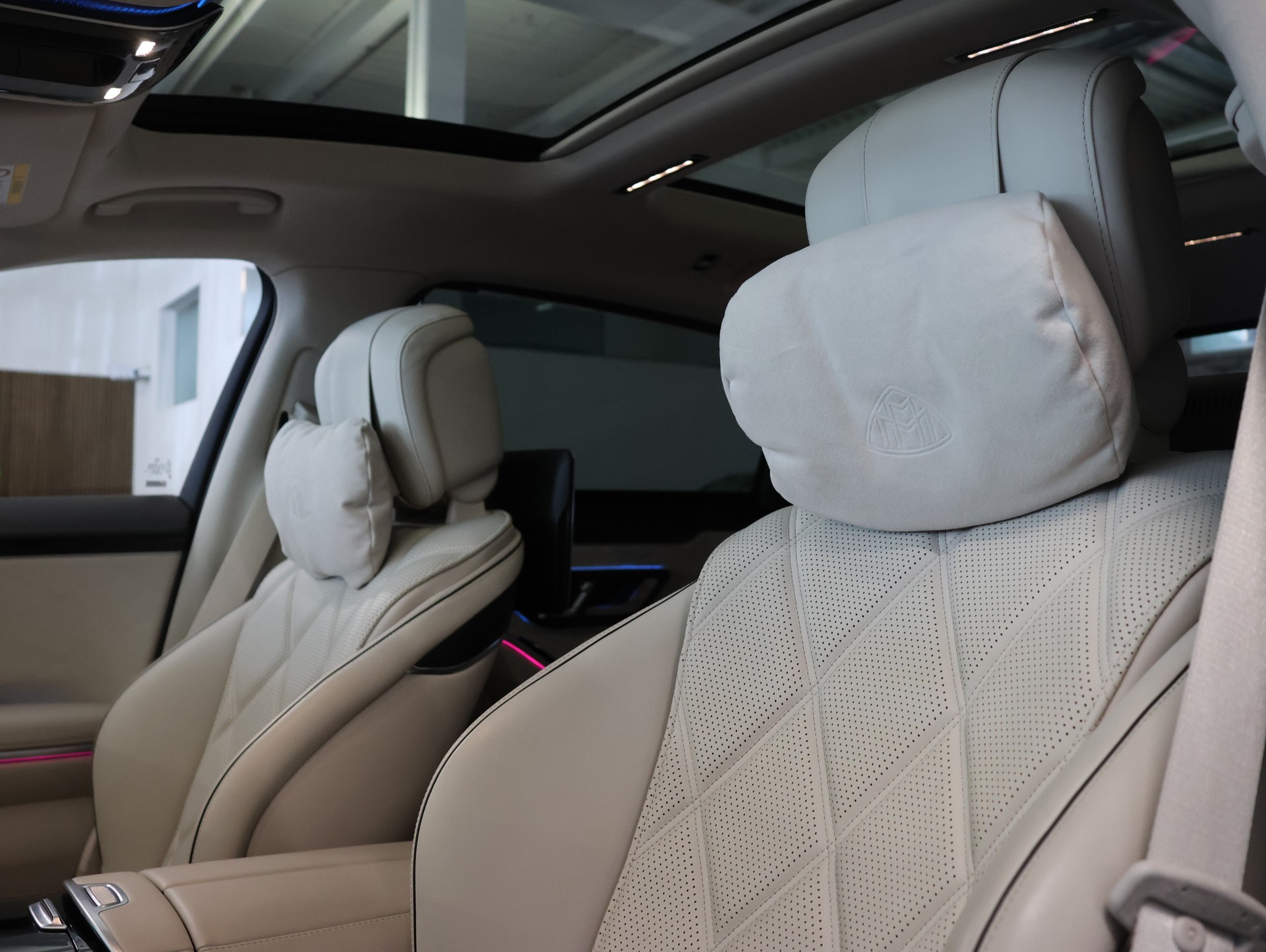 MERCEDES-BENZ S 580 4Matic Maybach Business Class 9G-Tronic *Massagesitze* *Burmester* *Panoramadach*-image-12