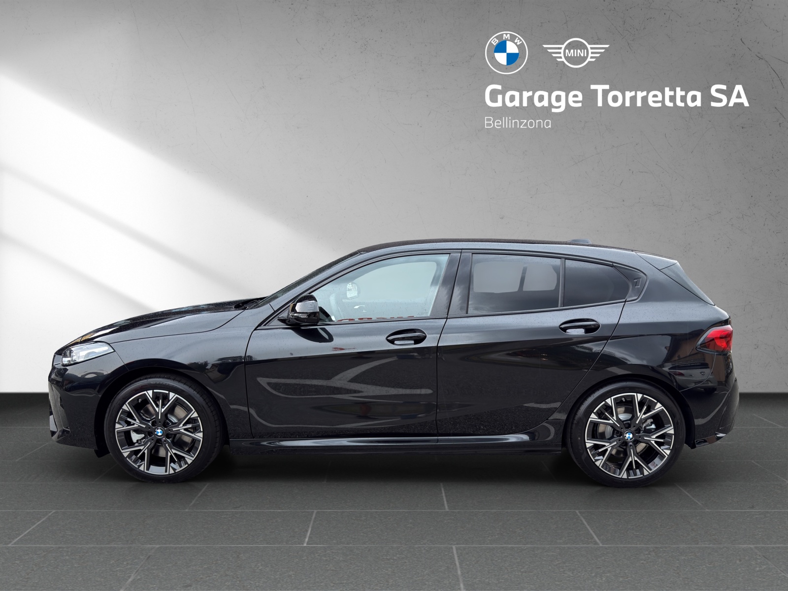 BMW 123 xDrive M Sport Steptronic-showroom-element-1