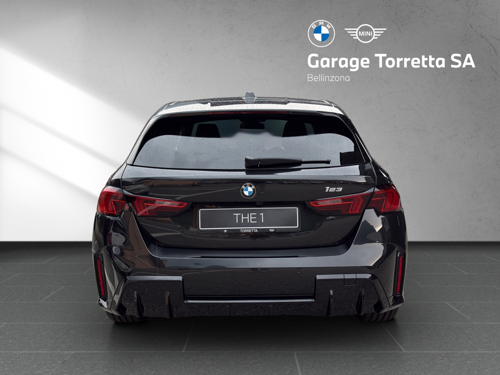 BMW 123 xDrive M Sport Steptronic-showroom-element-3