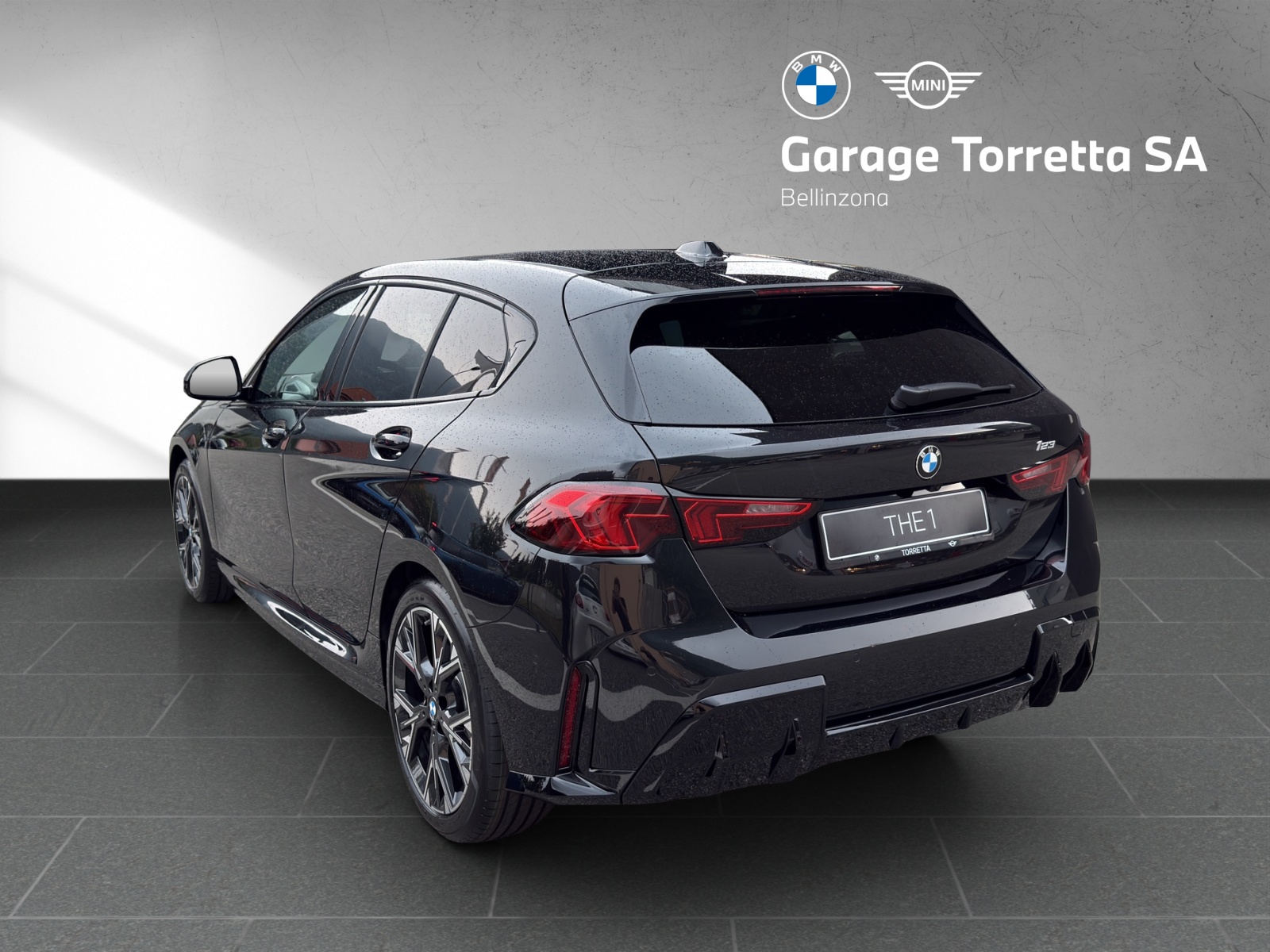 BMW 123 xDrive M Sport Steptronic-showroom-element-2