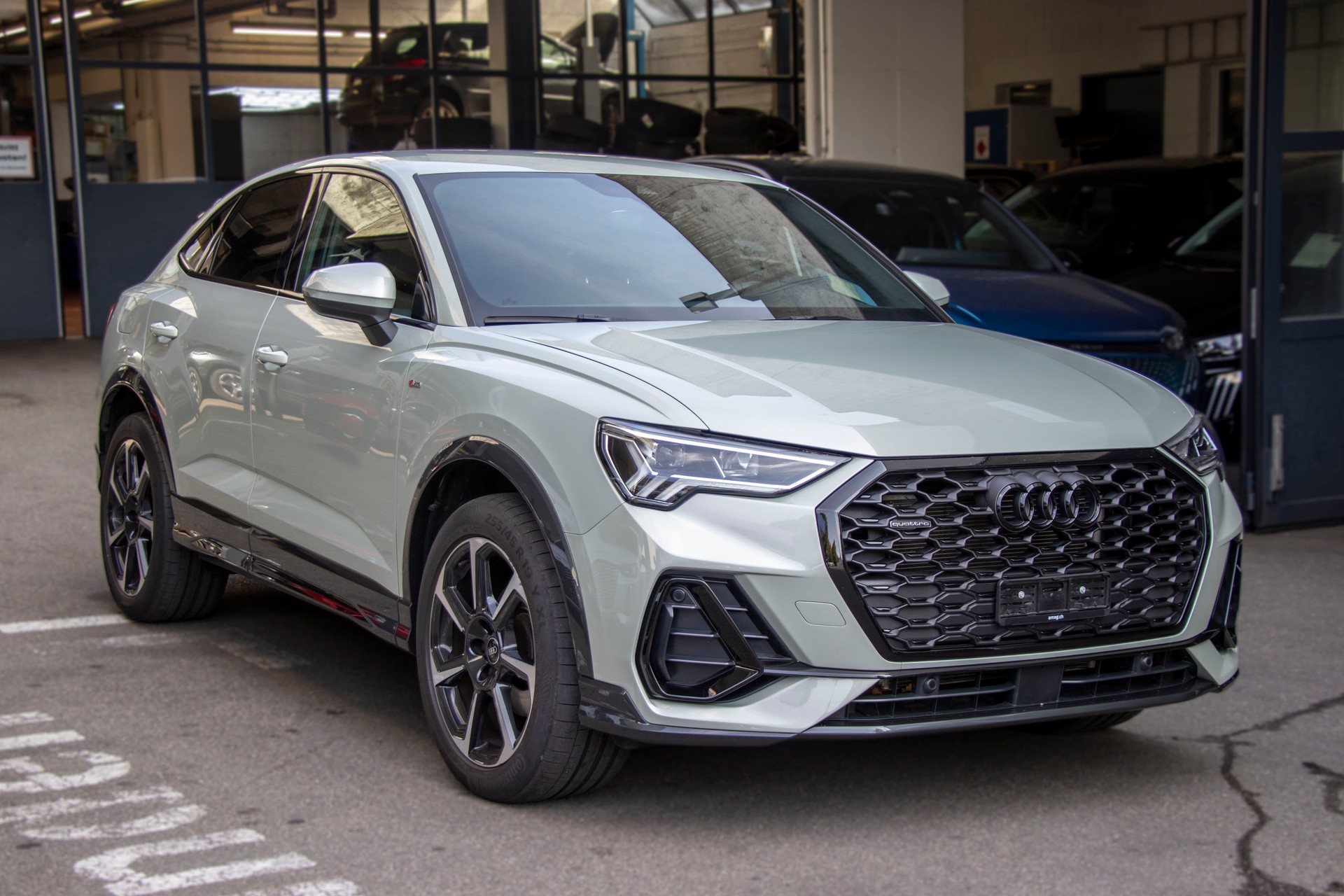 AUDI Q3 Sportback 35 TDI S line quattro S-tronic-showroom-element-3