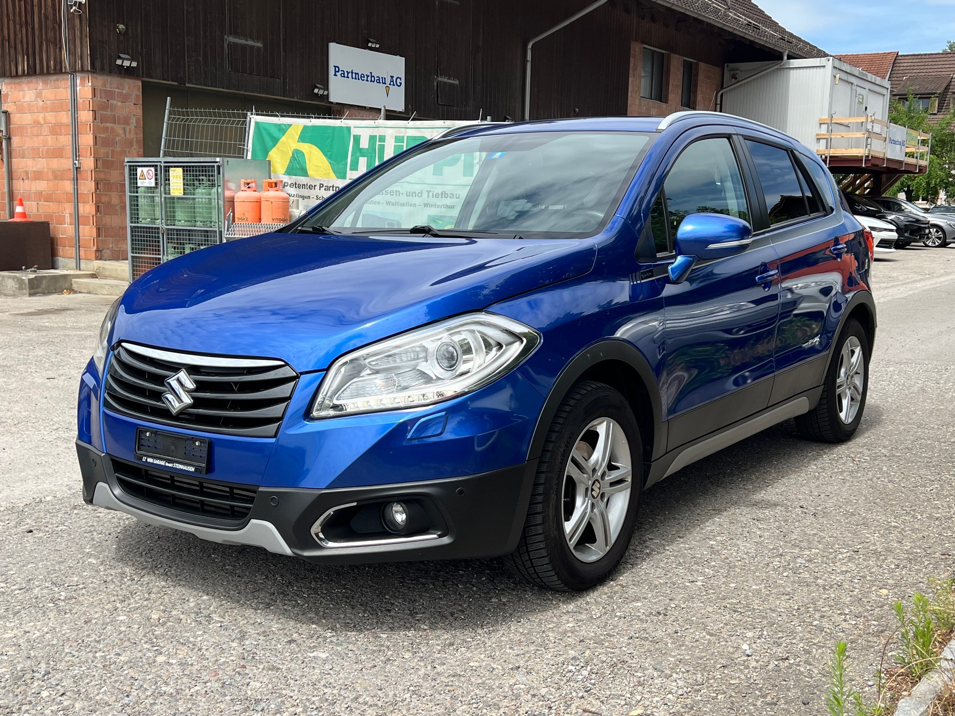 SUZUKI SX4 S-Cross 1.6 TD PizSulai Top 4WD TCSS-image-1