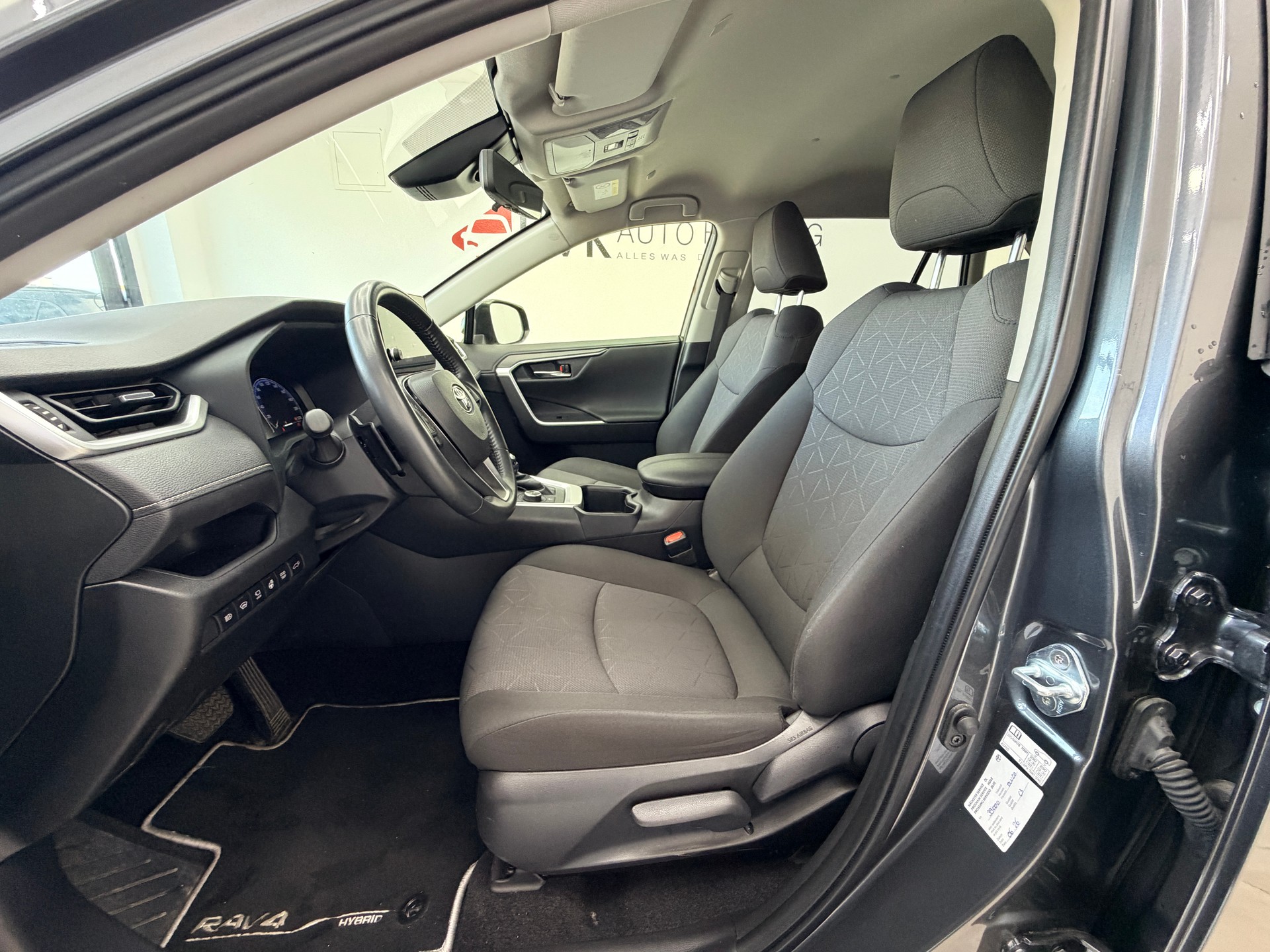 TOYOTA RAV-4 2.5 HSD Trend e-CVT 4WD | Garantie bis 15 Jahre | 8-fach Komplettradsatz |-image-12