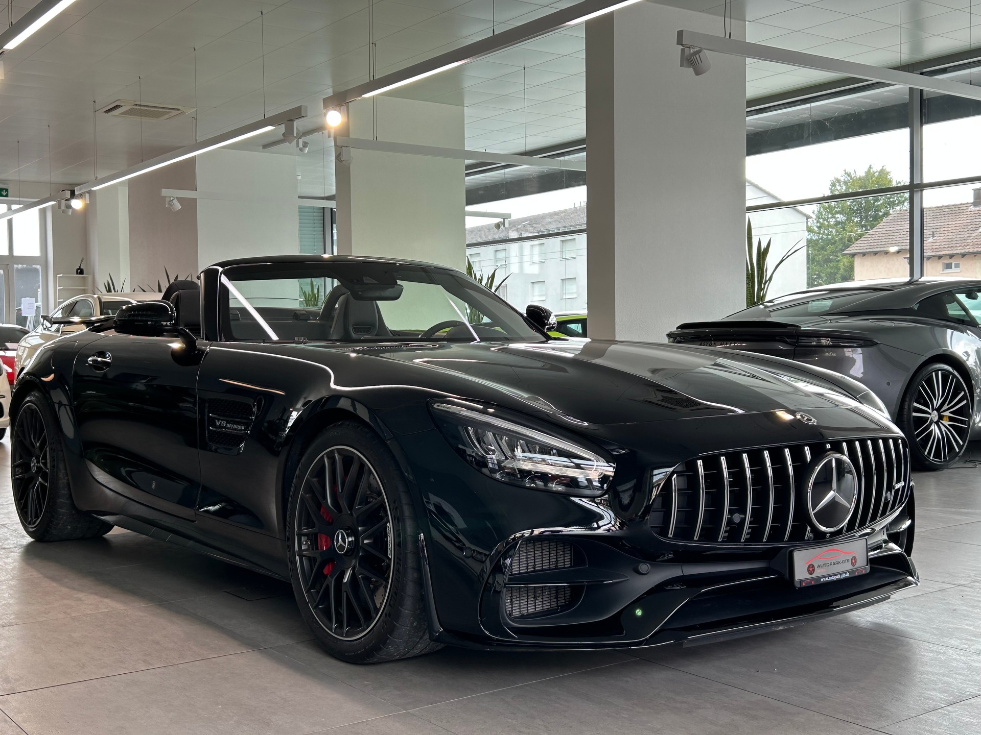 MERCEDES-BENZ AMG GT C Roadster Speedshift DCT " Top Zustand "-showroom-element-1