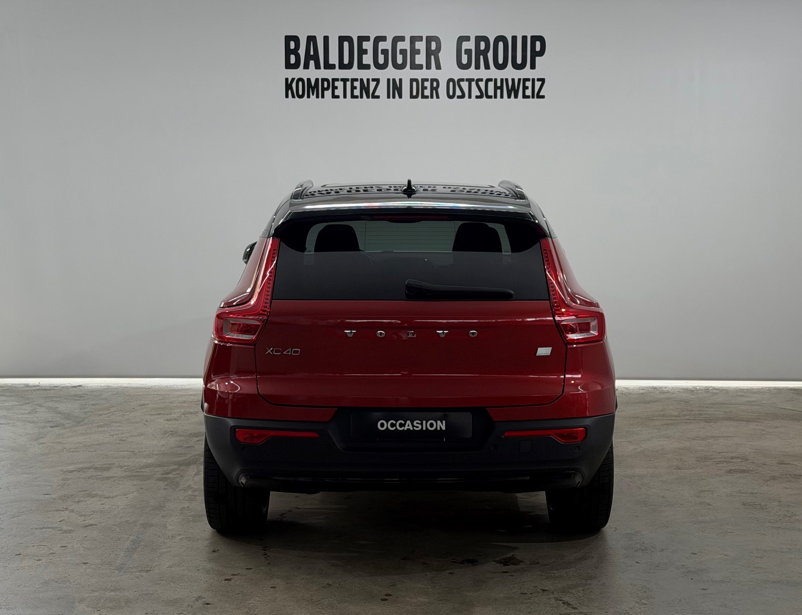 VOLVO XC40 P8 AWD Pure Electric R-Design-image-6