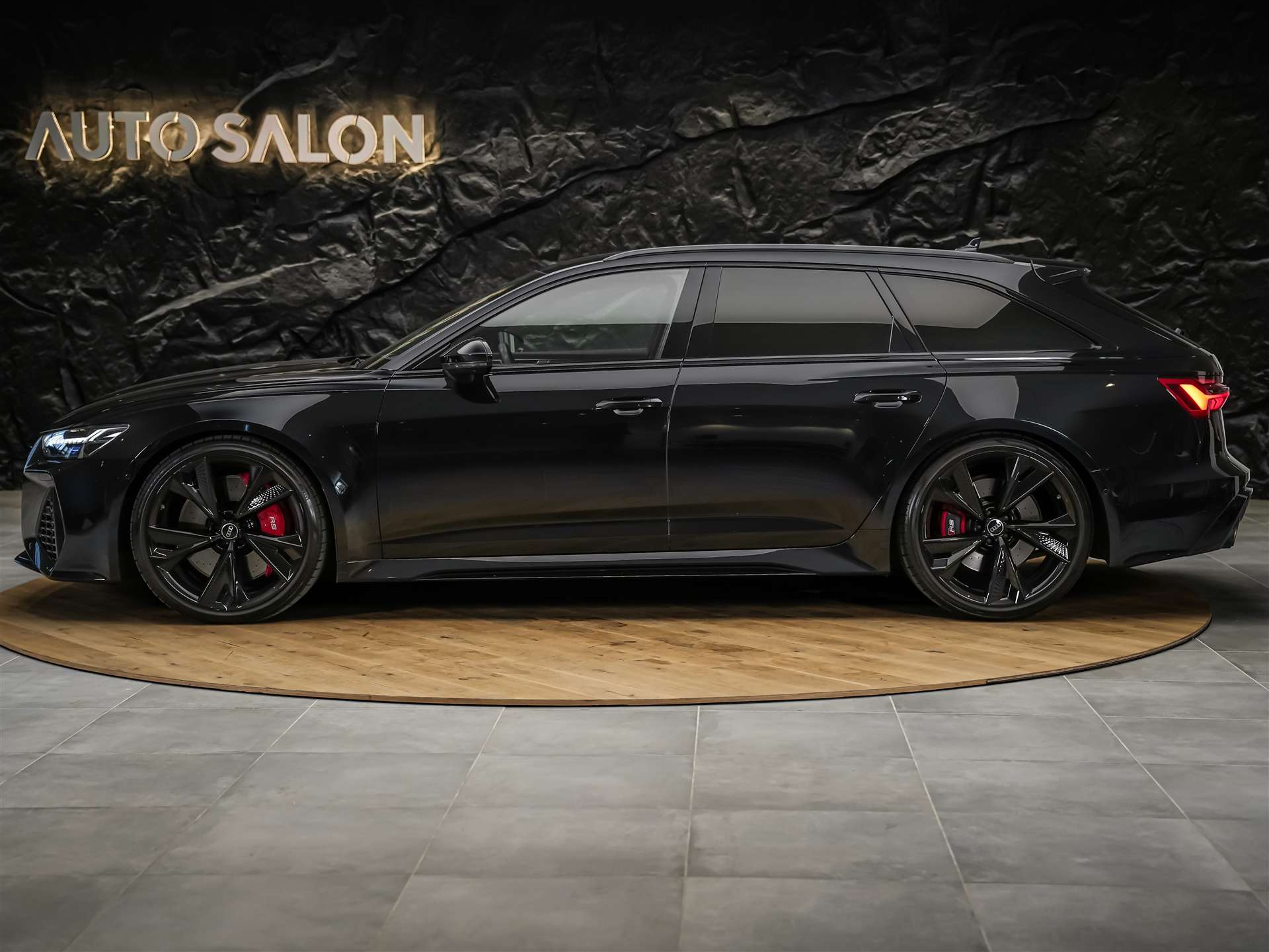 AUDI RS6 Avant 4.0 TFSI V8 quattro *Akrapovic*Allradlenkung*Standheizung*Sitzlüftung*-showroom-element-2