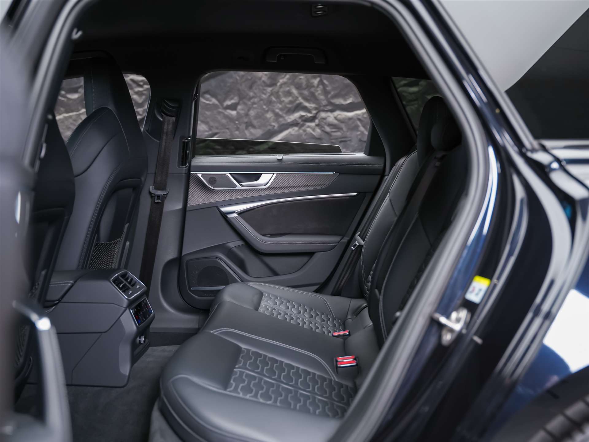 AUDI RS6 Avant 4.0 TFSI V8 quattro *Akrapovic*Allradlenkung*Standheizung*Sitzlüftung*-image-13