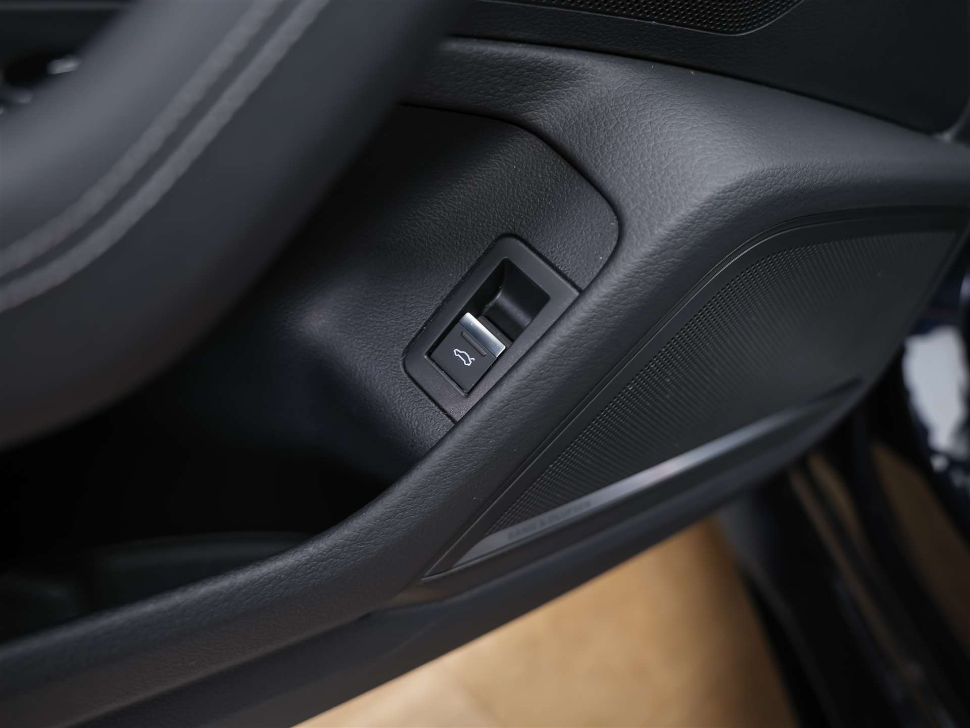AUDI RS6 Avant 4.0 TFSI V8 quattro *Akrapovic*Allradlenkung*Standheizung*Sitzlüftung*-image-28
