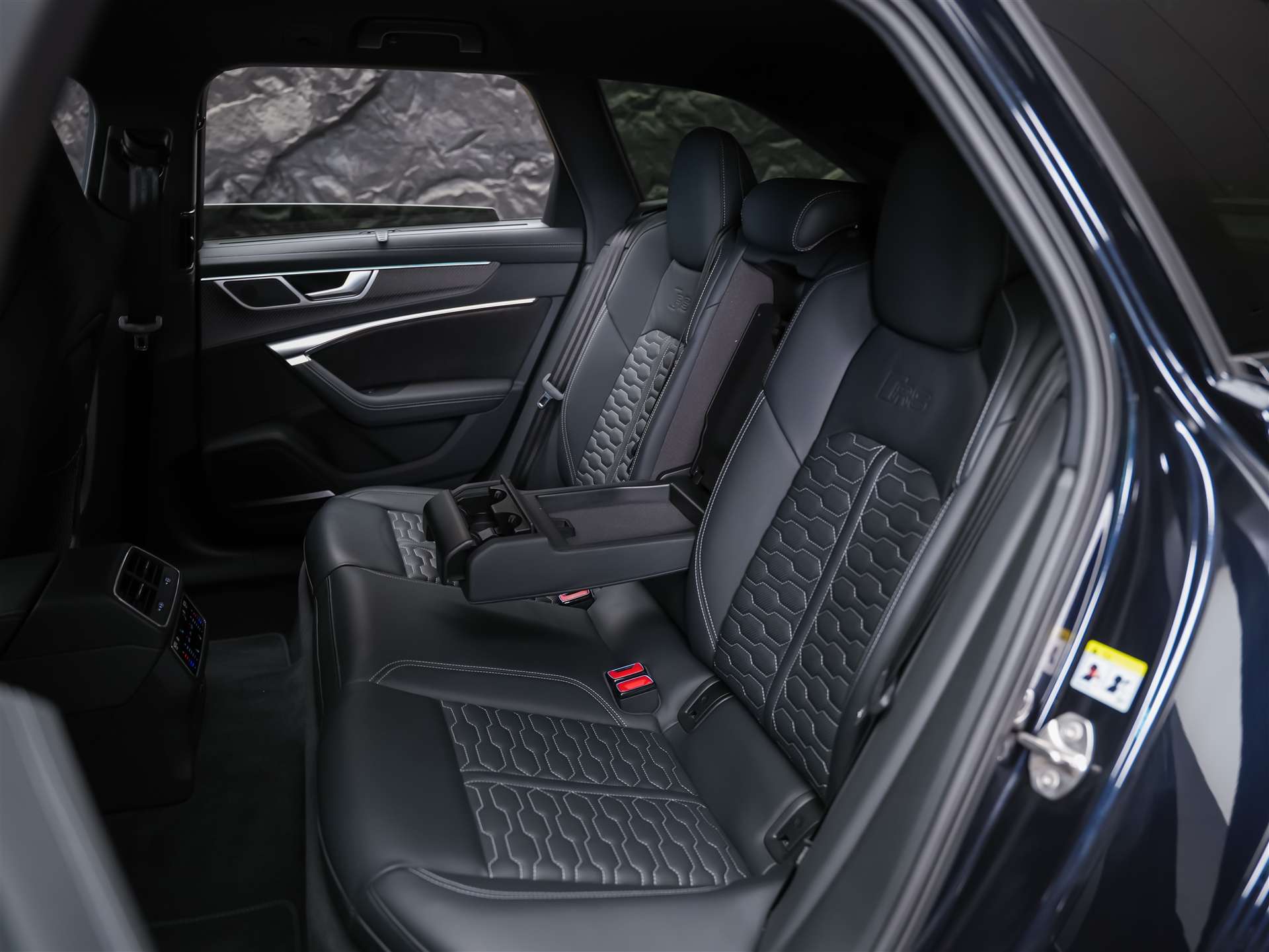 AUDI RS6 Avant 4.0 TFSI V8 quattro *Akrapovic*Allradlenkung*Standheizung*Sitzlüftung*-image-13