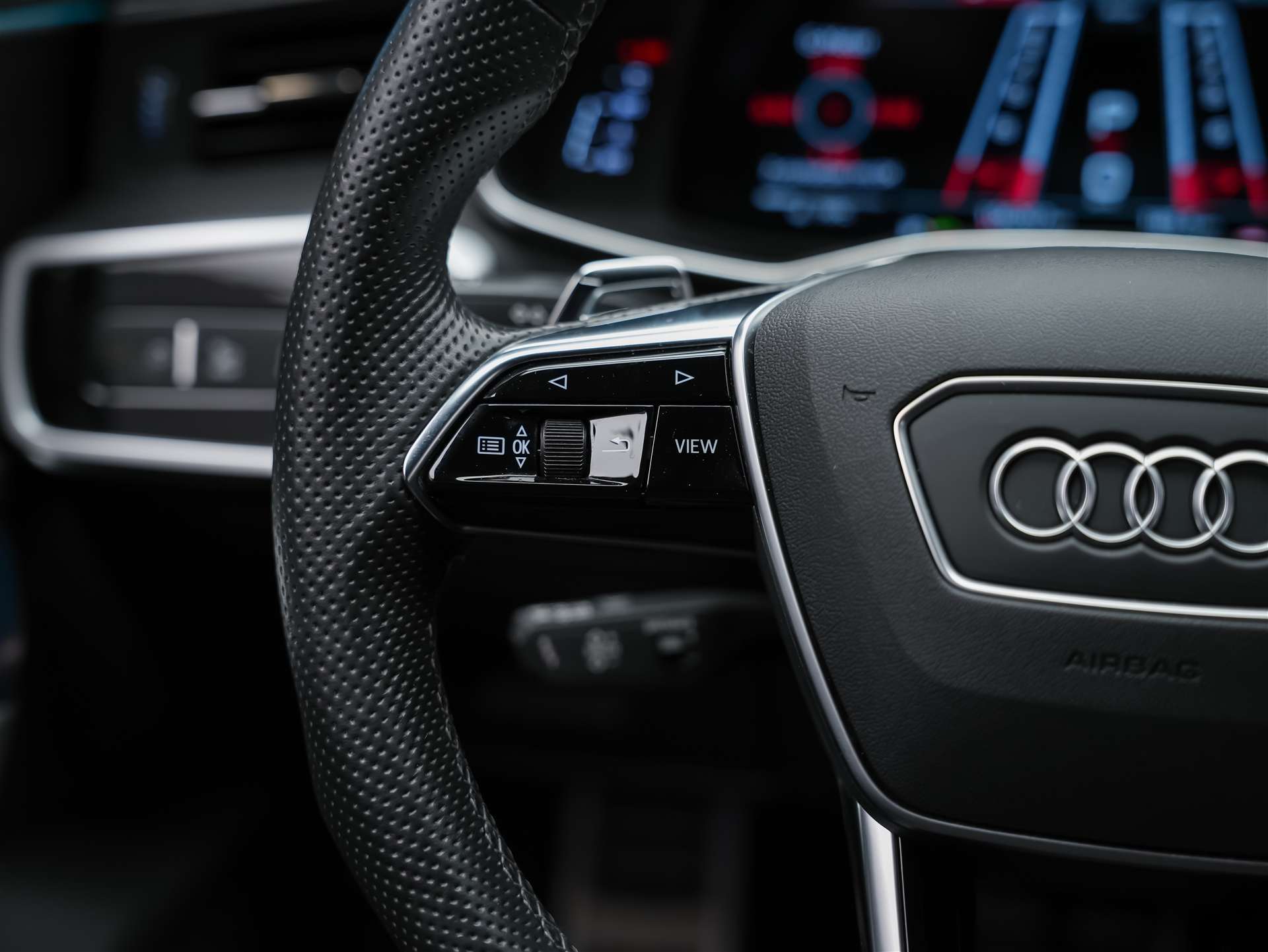 AUDI RS6 Avant 4.0 TFSI V8 quattro *Akrapovic*Allradlenkung*Standheizung*Sitzlüftung*-image-31