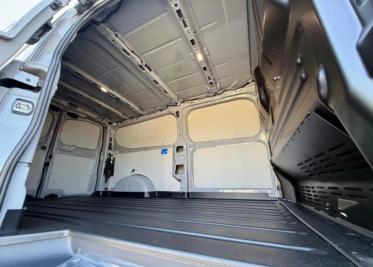 VW Transporter 2.0 TDI Pan Americana 4Motion Lang Automat-showroom-element-3