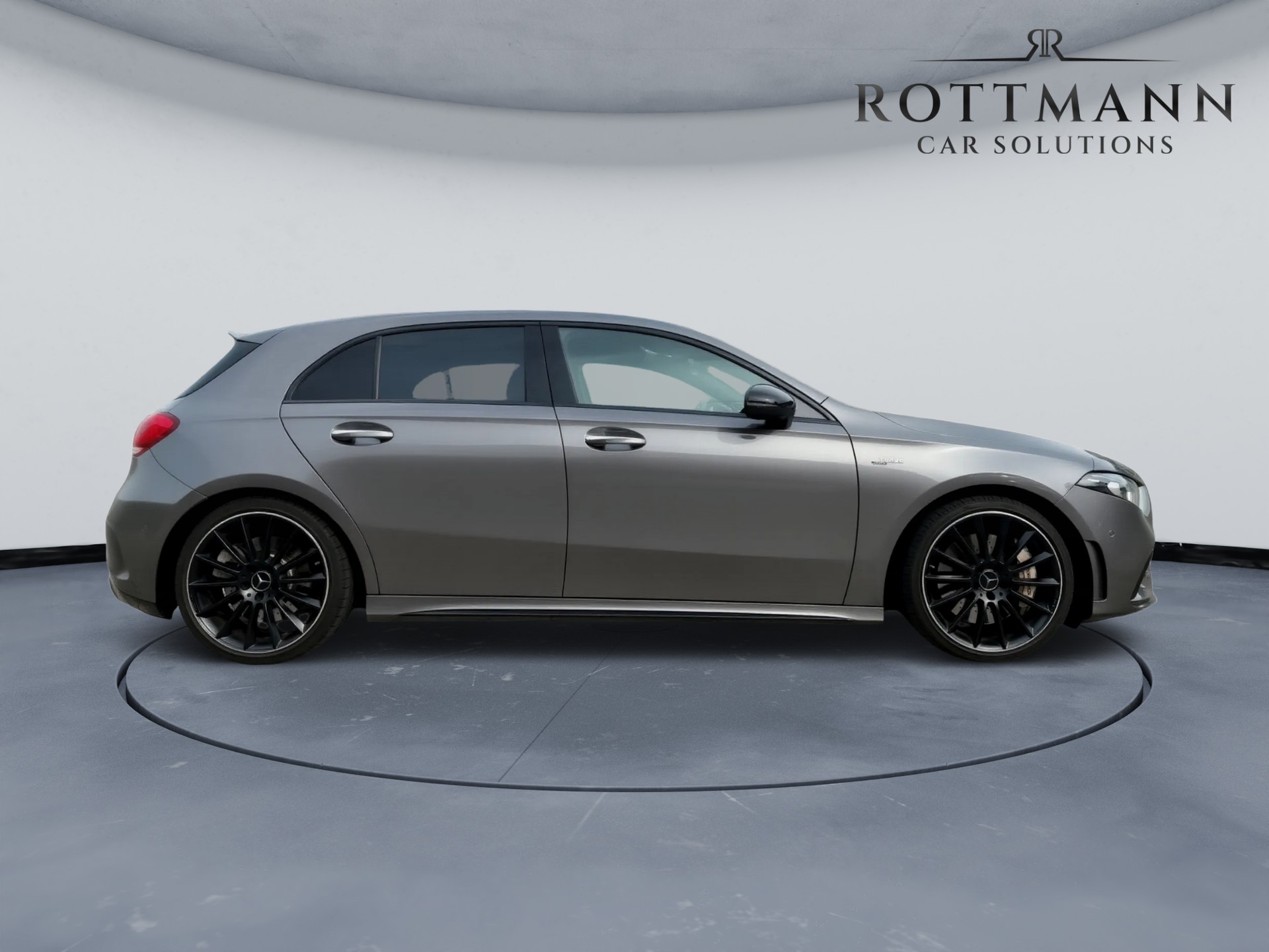 MERCEDES-BENZ A 35 AMG 4Matic Speedshift-image-4