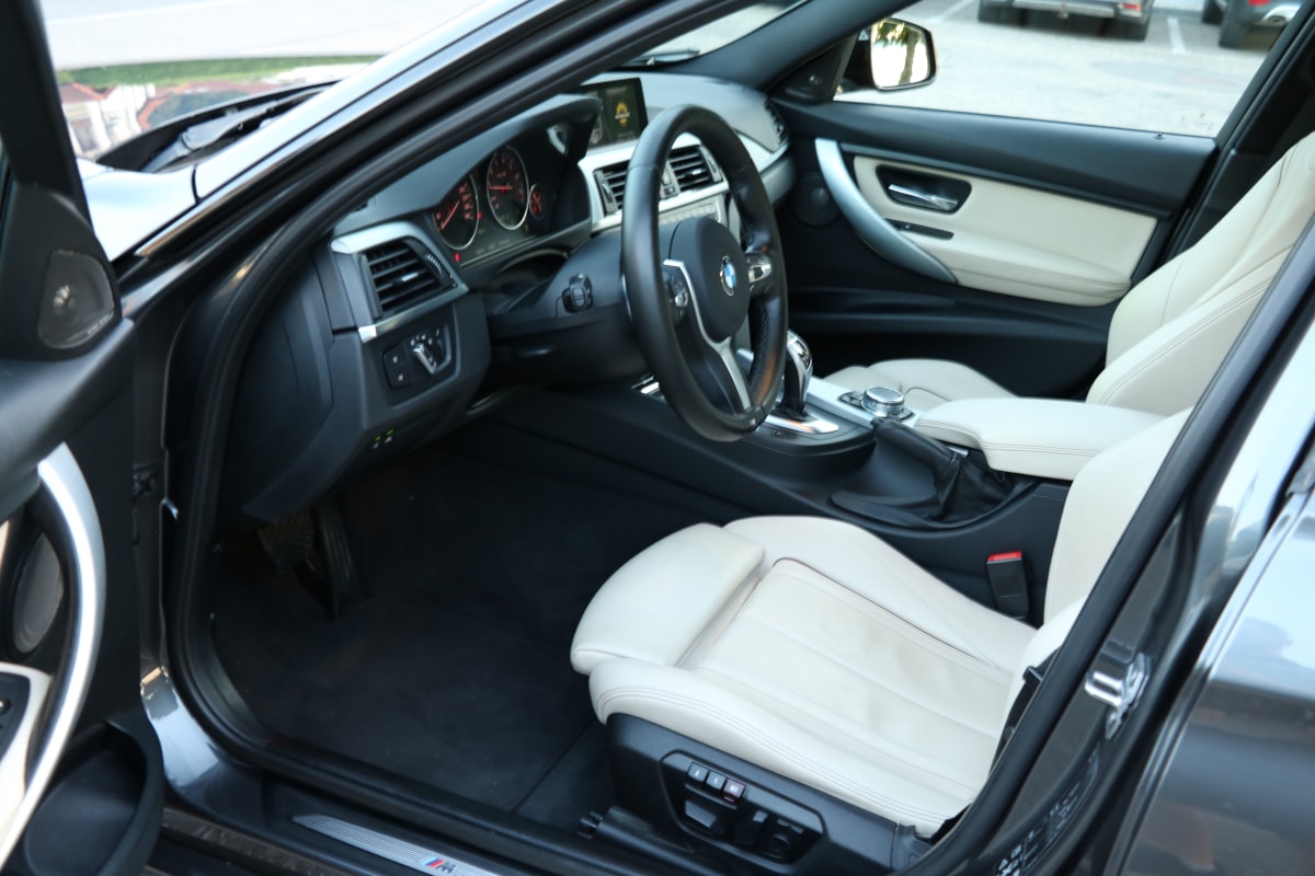 BMW 335i xDrive SAG-image-1