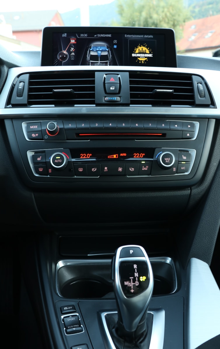 BMW 335i xDrive SAG-image-4