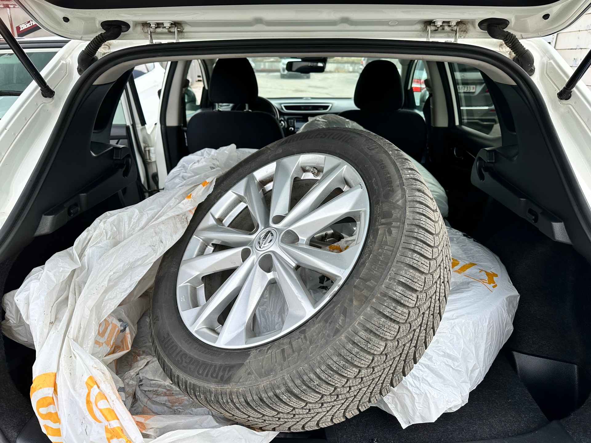 NISSAN Qashqai 1.2 DIG-T N-Connecta Xtronic CVT-image-14