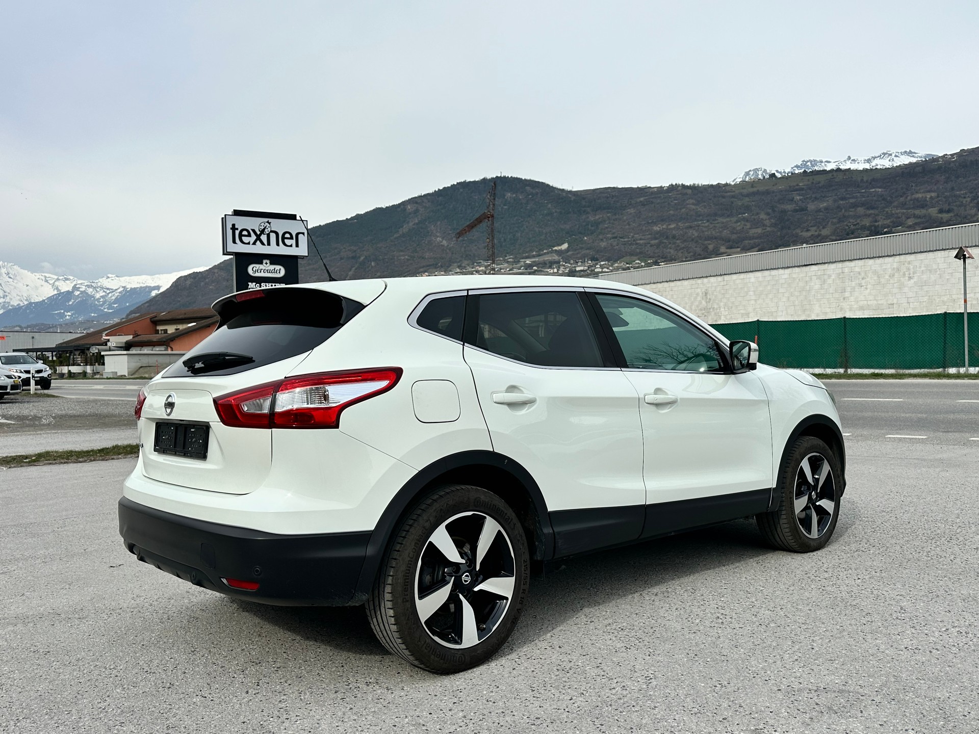 NISSAN Qashqai 1.2 DIG-T N-Connecta Xtronic CVT-image-3