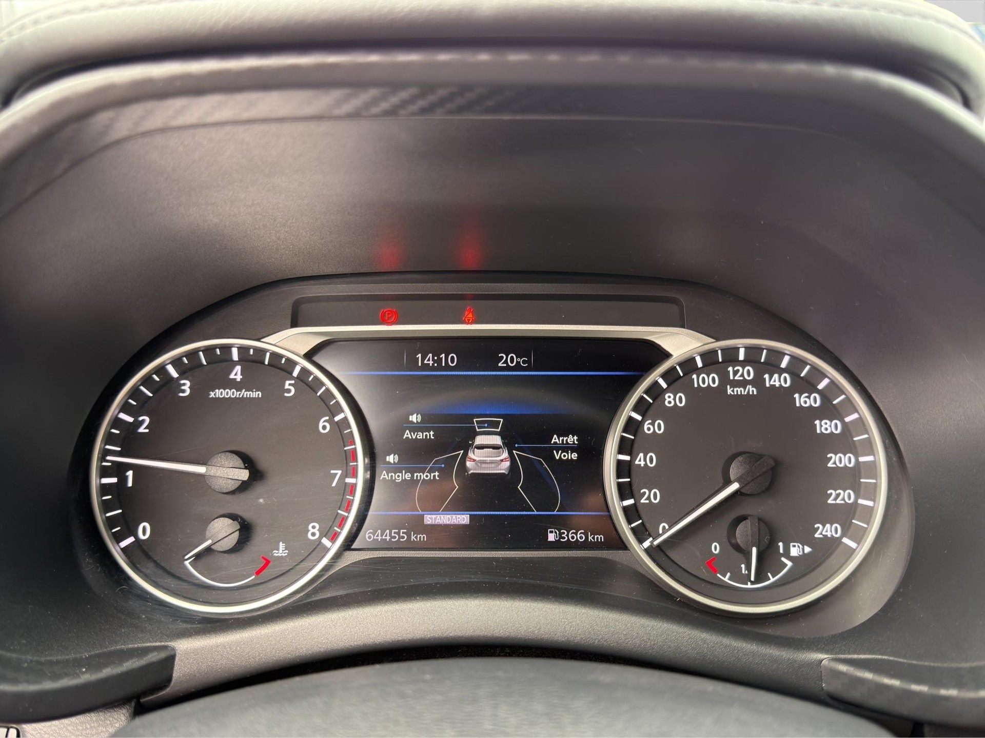 NISSAN Juke 1.0 DIG-T Tekna-showroom-element-3