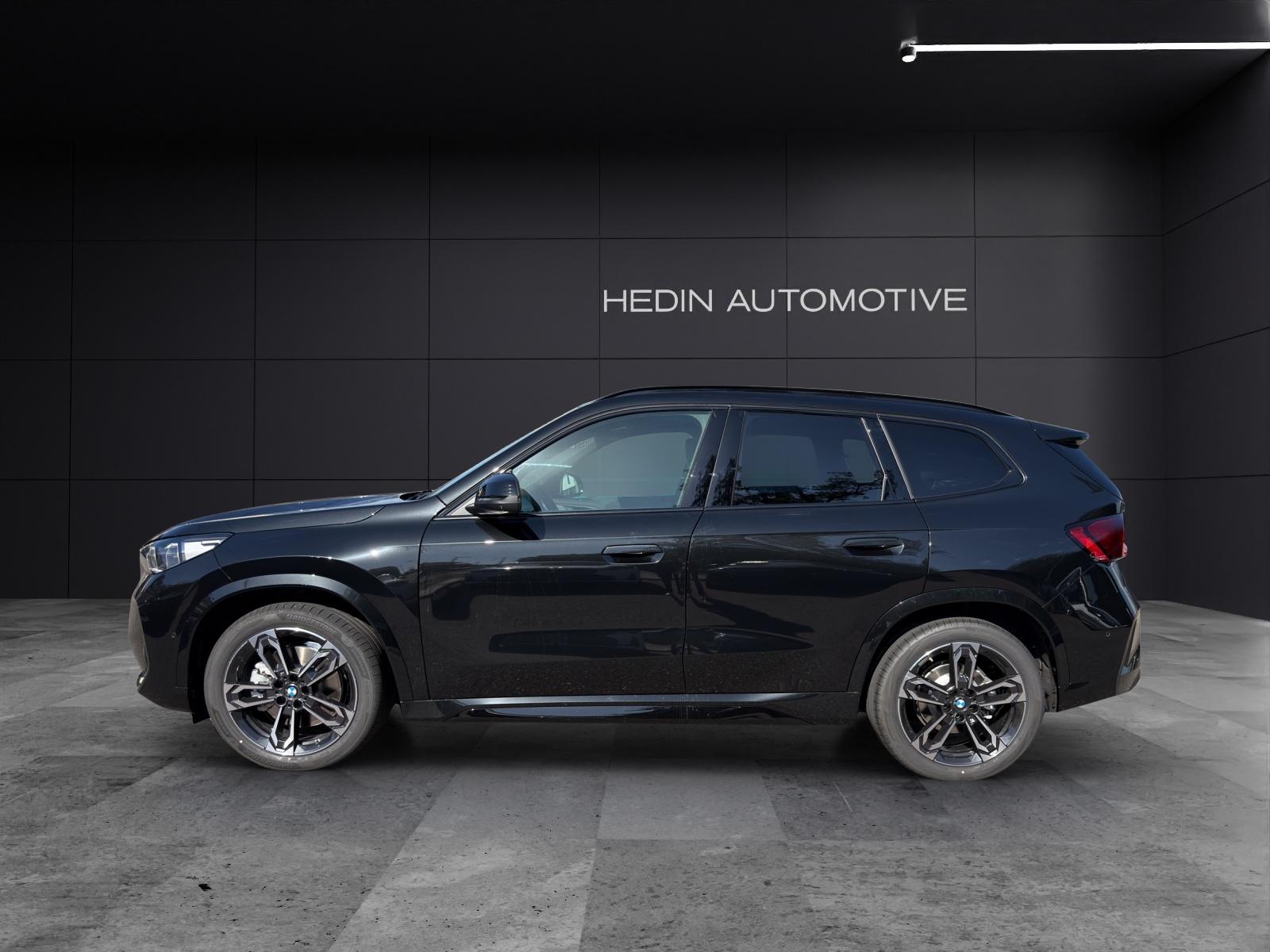 BMW X1 U11 23i xDrive paddles-showroom-element-3