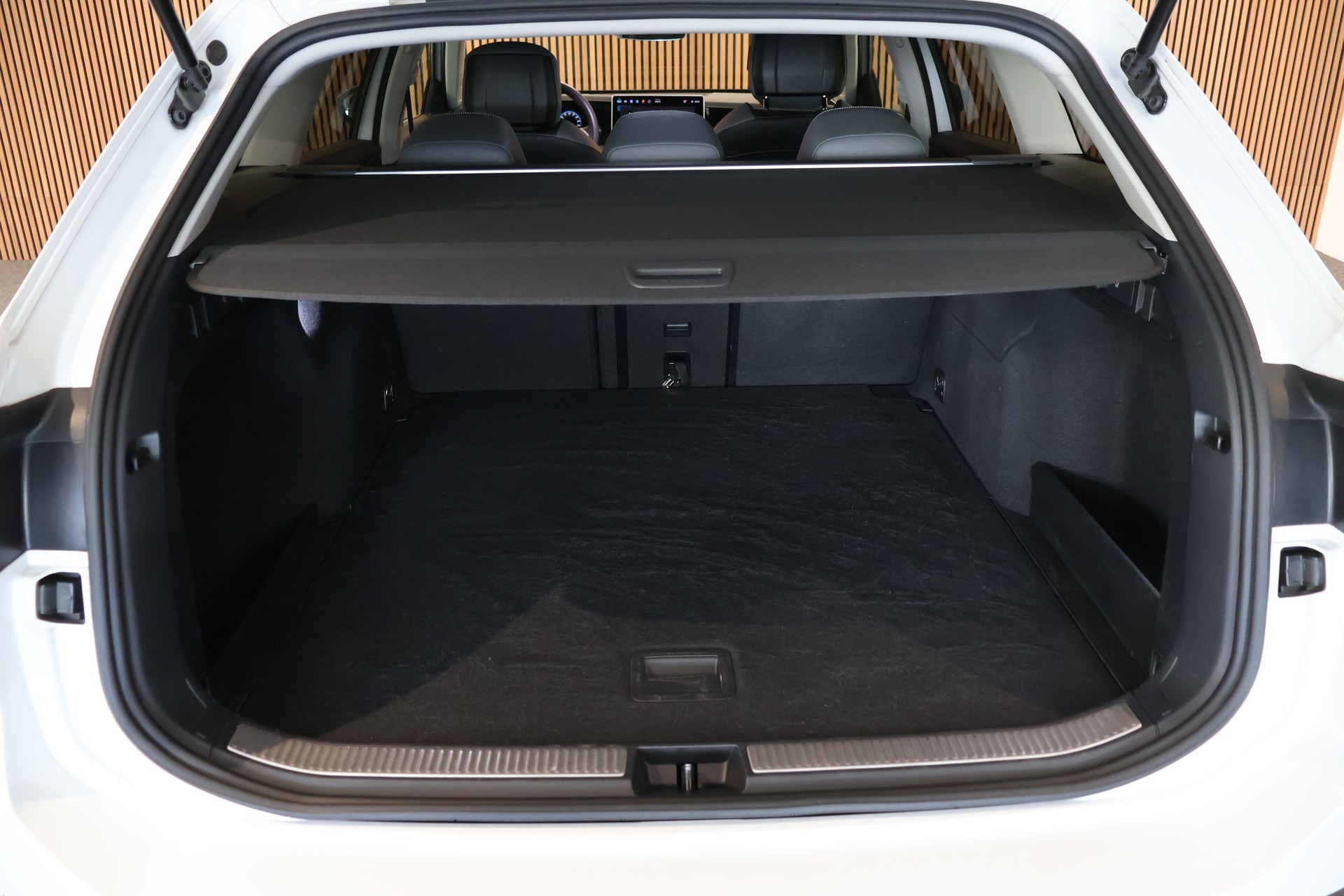 VW Passat Variant 2.0 TDI evo Business 4 Motion DSG-image-12