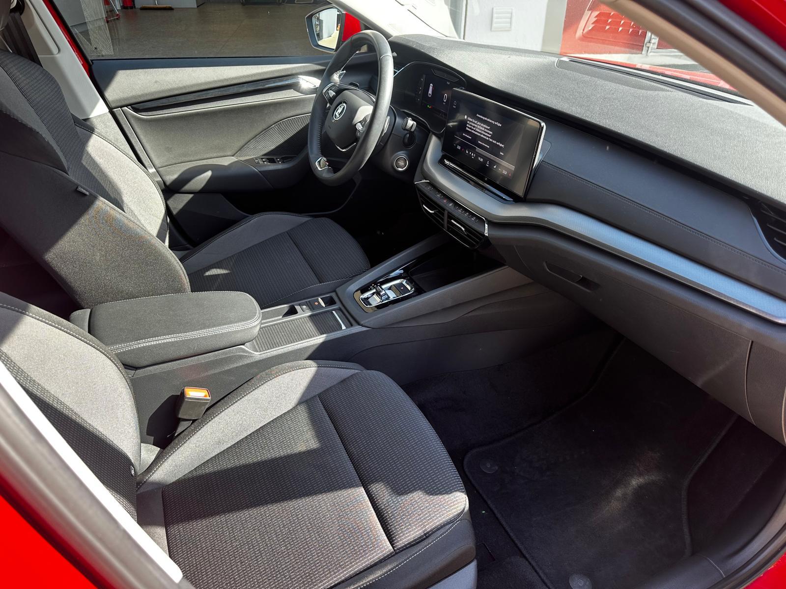 SKODA Octavia Combi 2.0 TDI 150 Ambition DSG-image-12