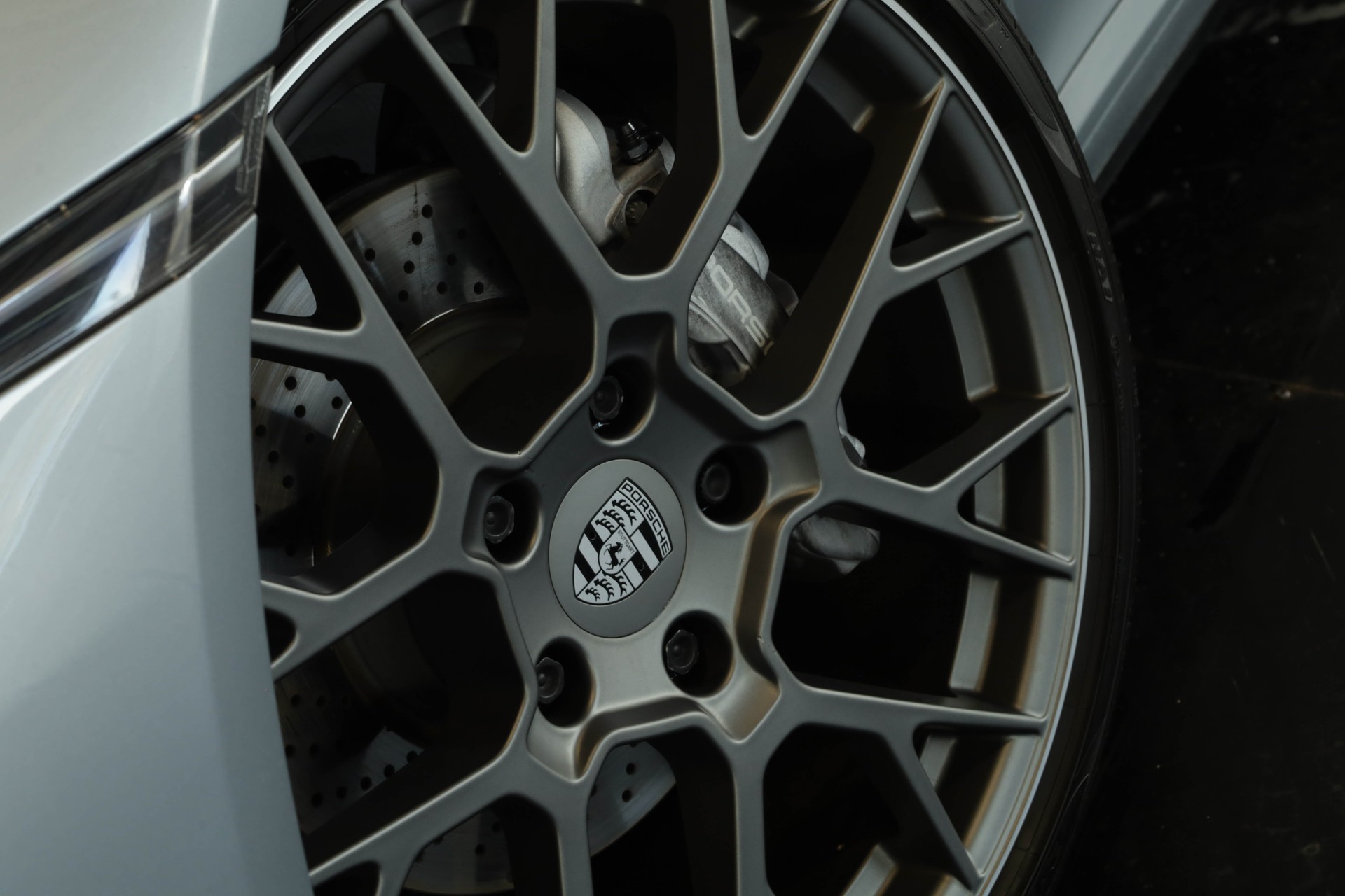 PORSCHE 911 Targa 4 PDK • Échappement sport • BOSE • Cuir intégral brun-image-28