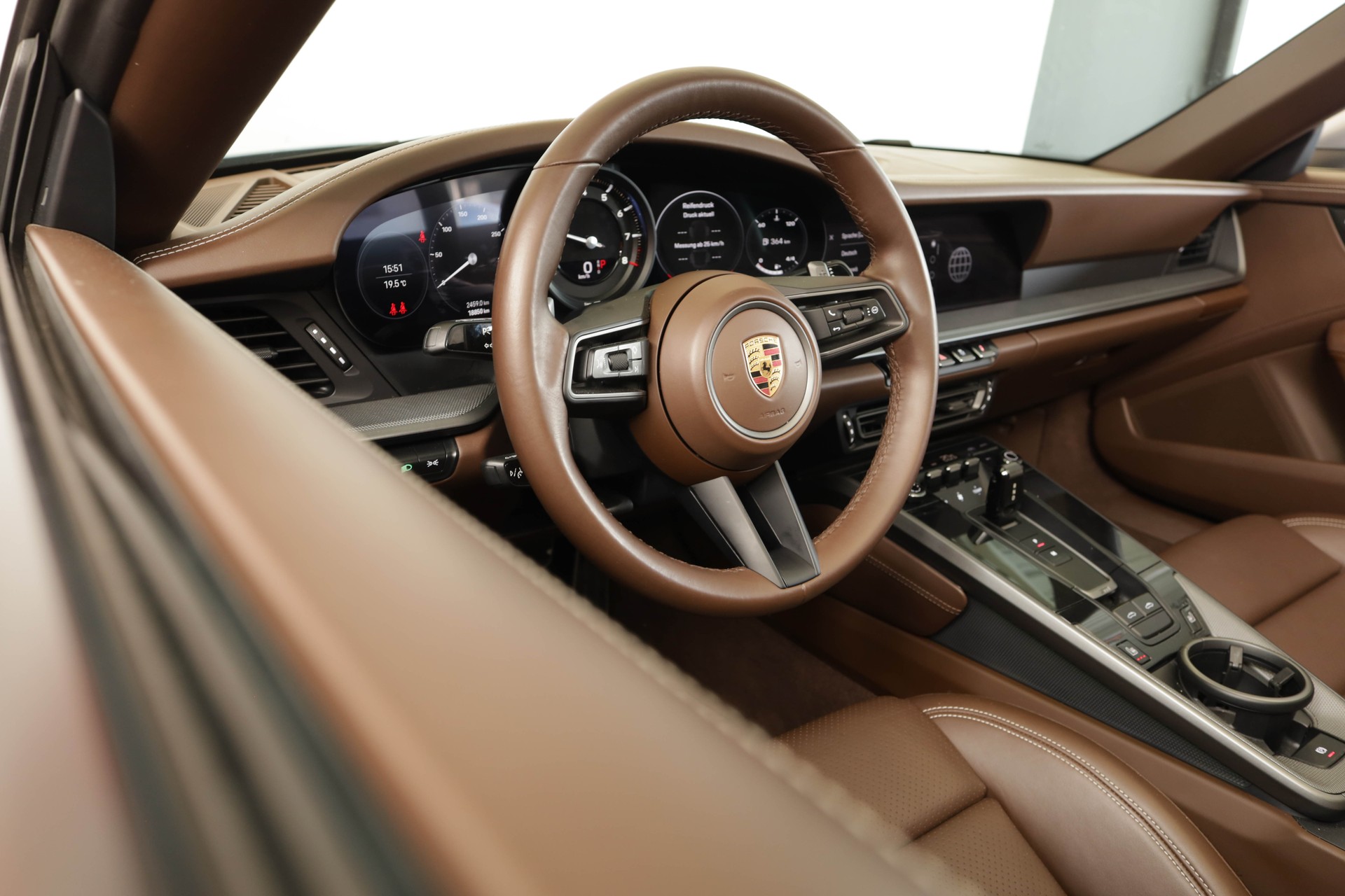 PORSCHE 911 Targa 4 PDK • Échappement sport • BOSE • Cuir intégral brun-image-15