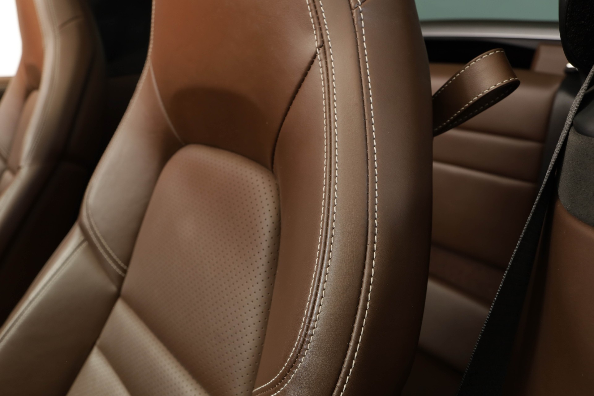 PORSCHE 911 Targa 4 PDK • Échappement sport • BOSE • Cuir intégral brun-image-18