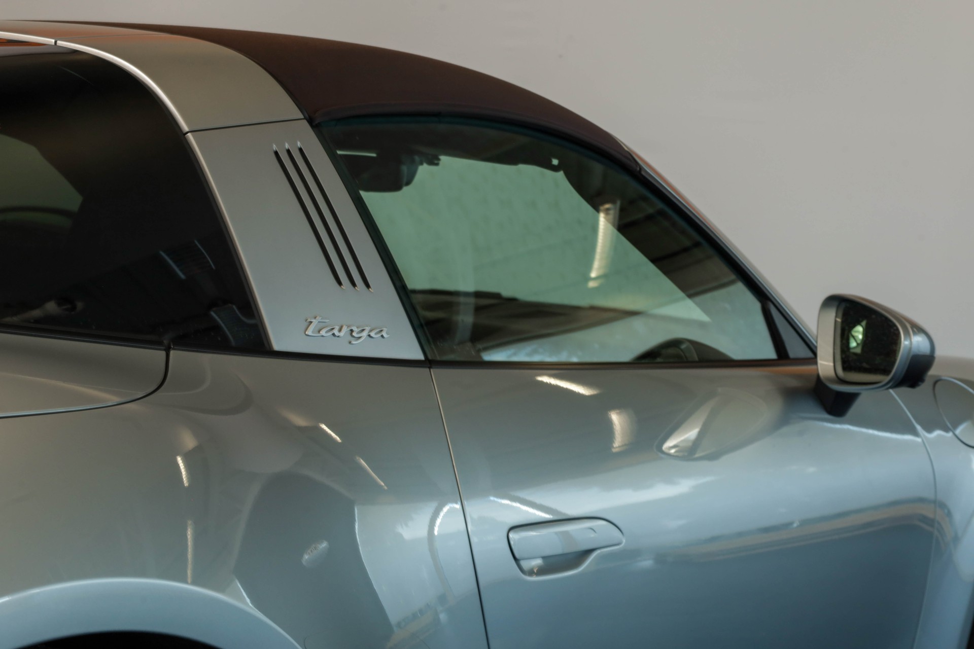 PORSCHE 911 Targa 4 PDK • Échappement sport • BOSE • Cuir intégral brun-image-12