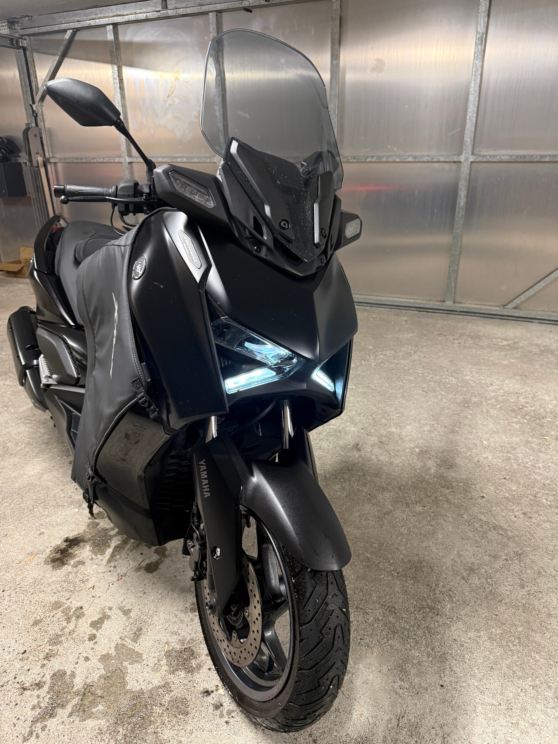 YAMAHA X-Max 300 Tech Max-image-10