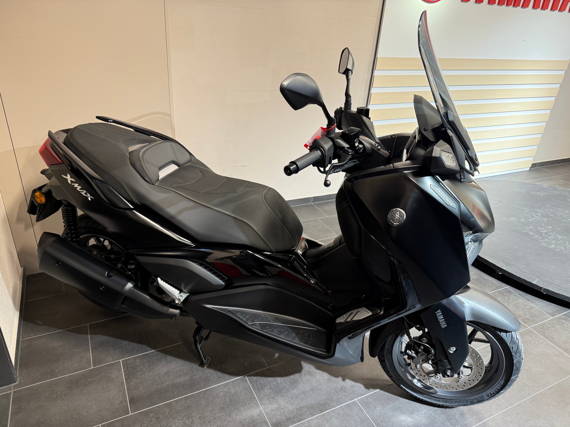 YAMAHA X-Max 300 Tech Max-image-12
