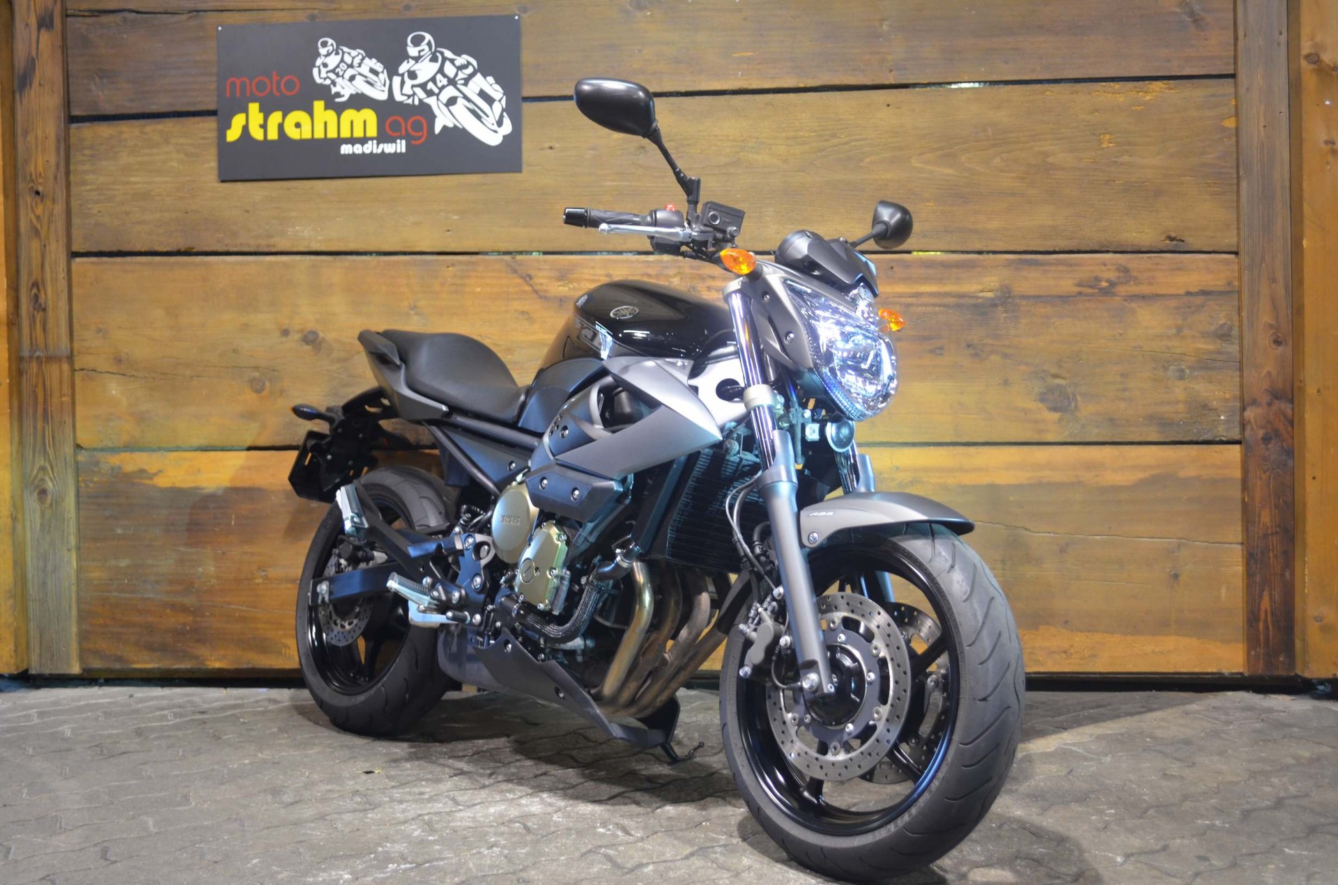 YAMAHA XJ6 N ABS