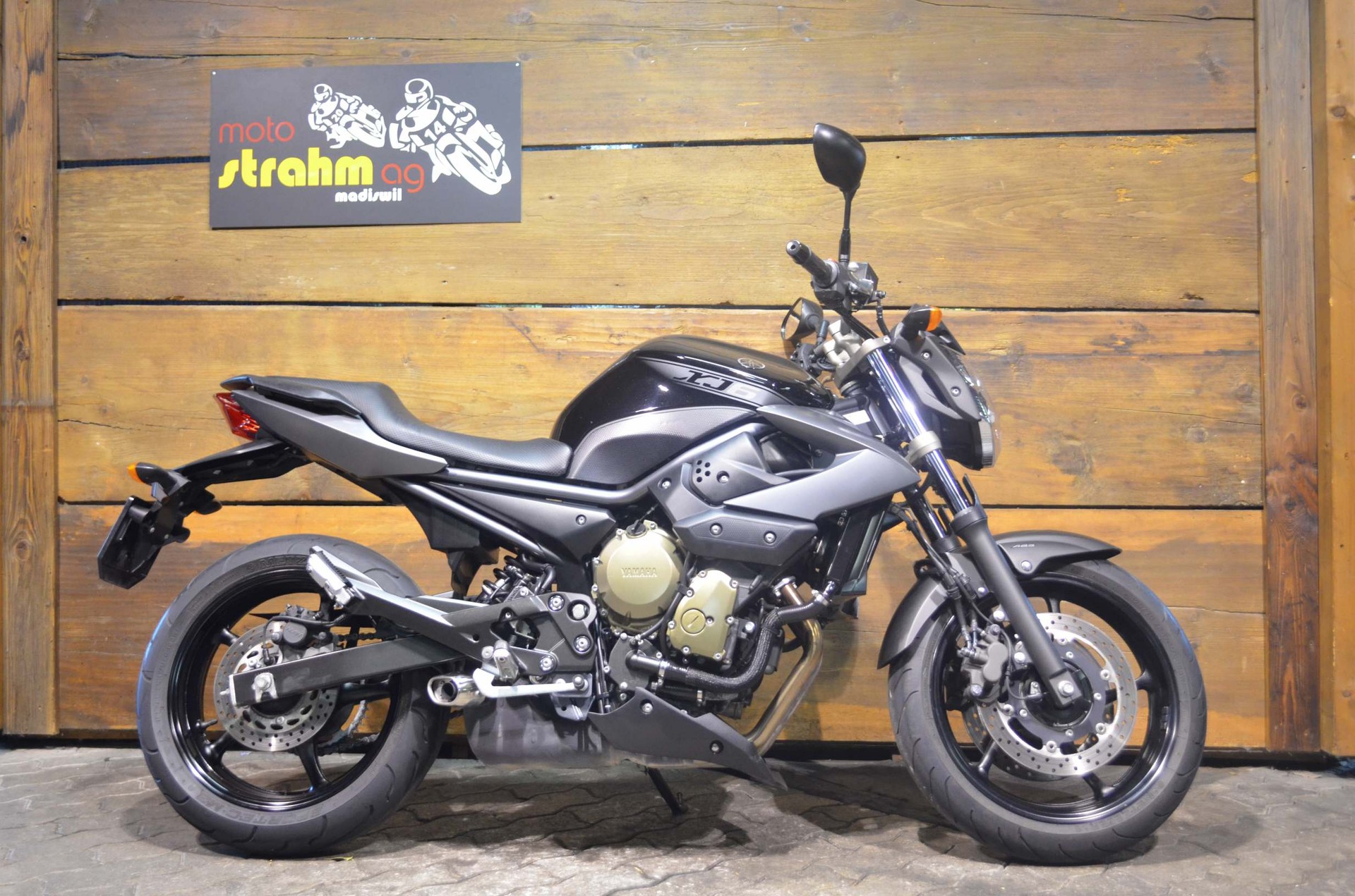 YAMAHA XJ6 N ABS-image-1