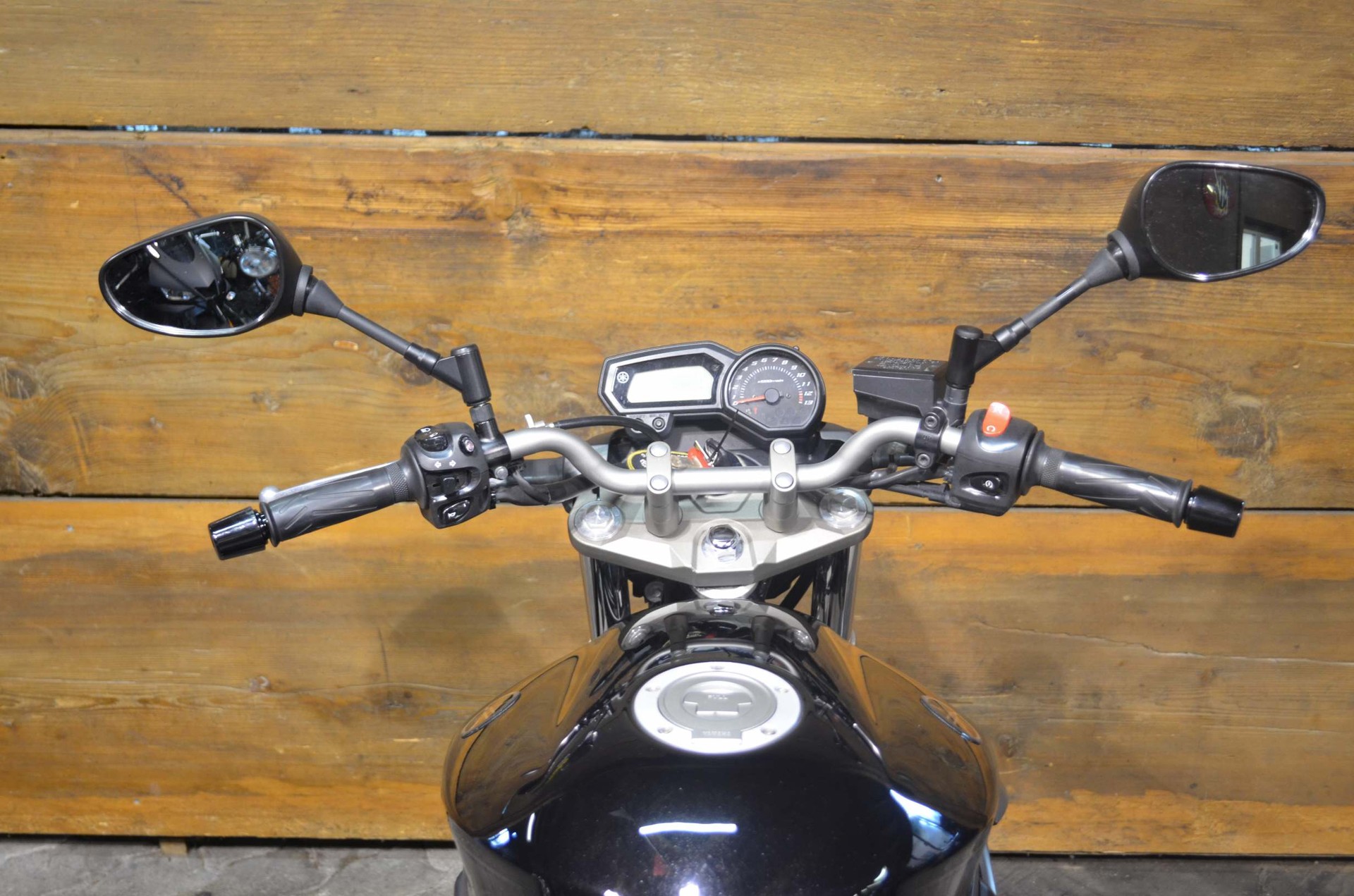 YAMAHA XJ6 N ABS-image-2