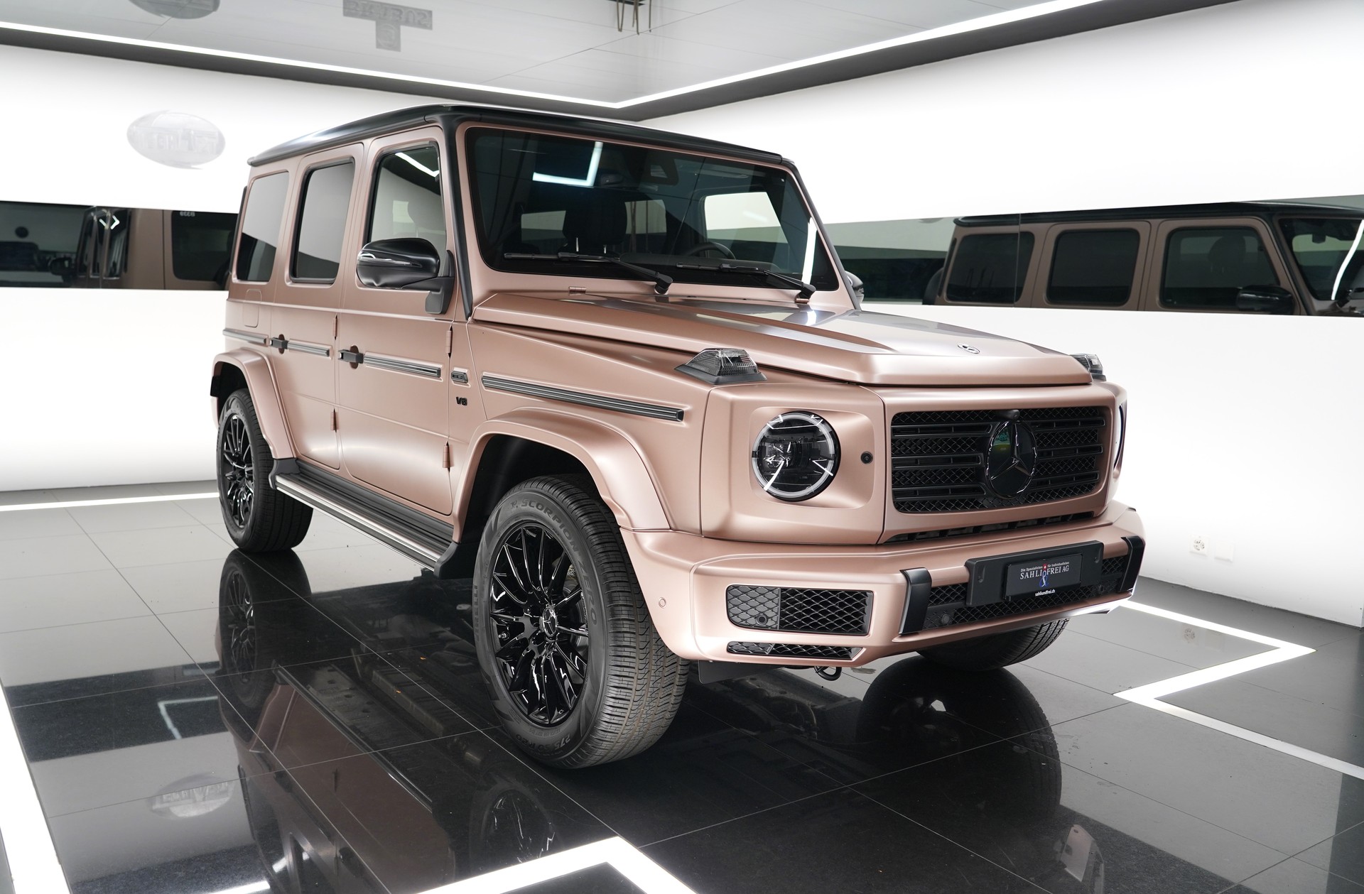 MERCEDES-BENZ G 500 Stronger Than Diamonds Edition-showroom-element-1