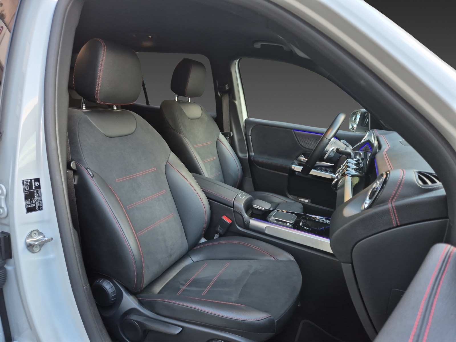 MERCEDES-BENZ EQB 350 AMG Line 4Matic-image-16