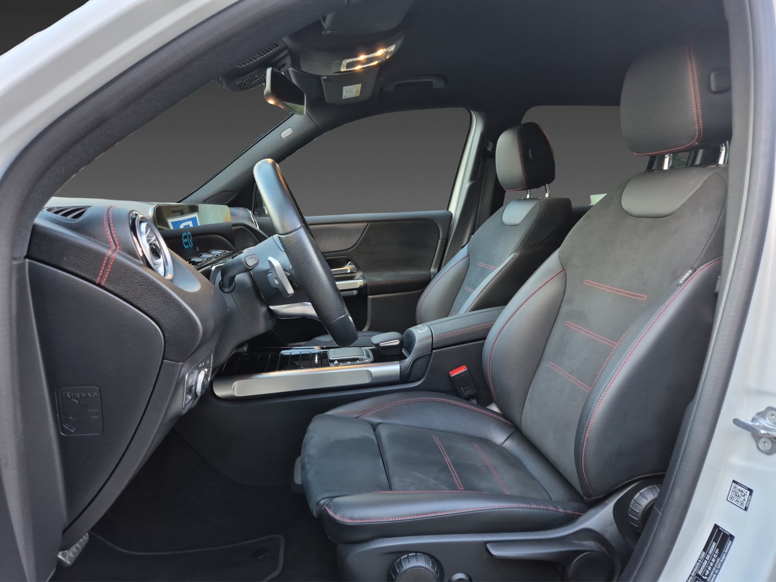 MERCEDES-BENZ EQB 350 AMG Line 4Matic-image-13