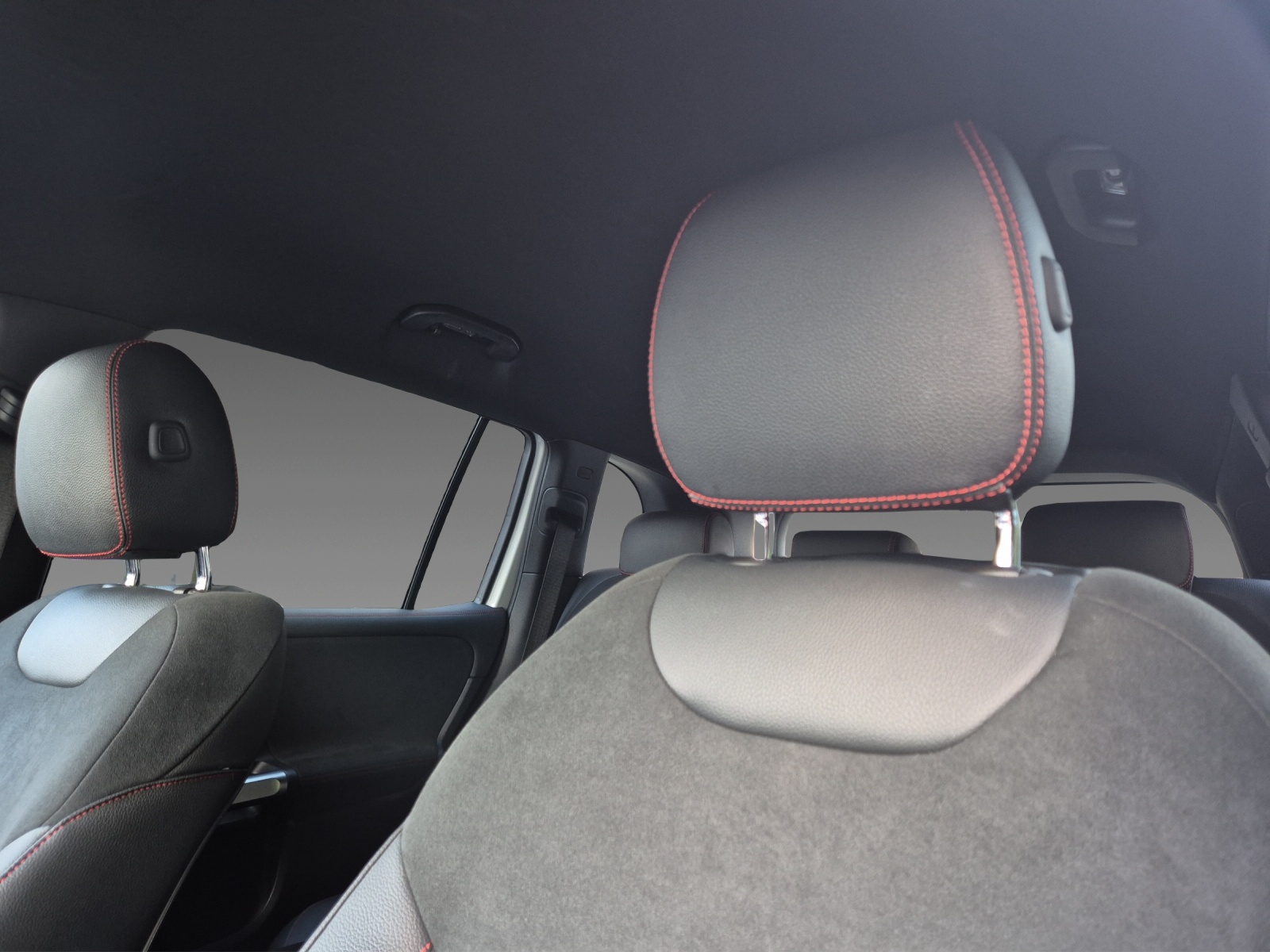 MERCEDES-BENZ EQB 350 AMG Line 4Matic-image-15